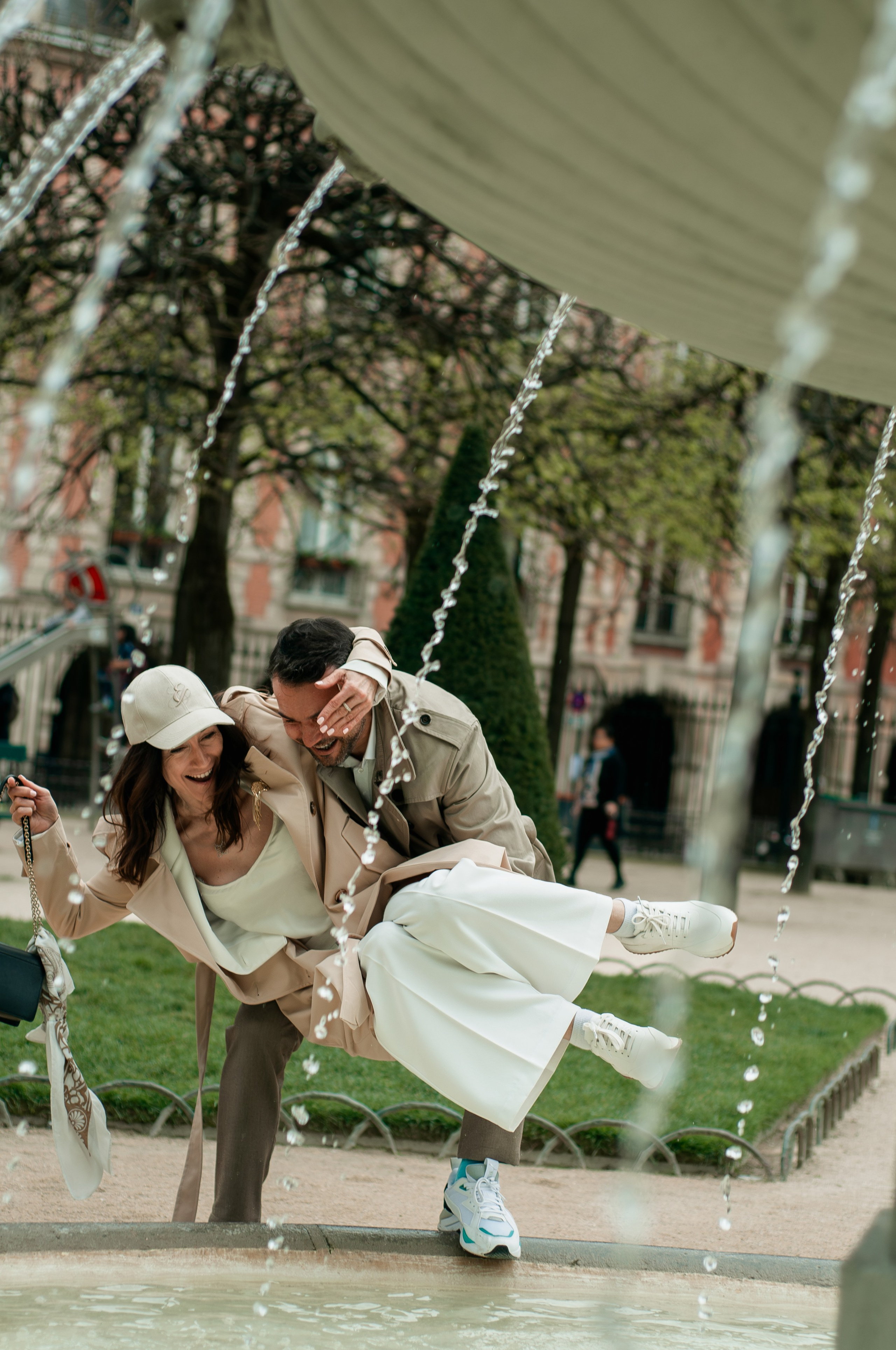 Street couple photoshoot. Paris photographer — Polina Osipova
