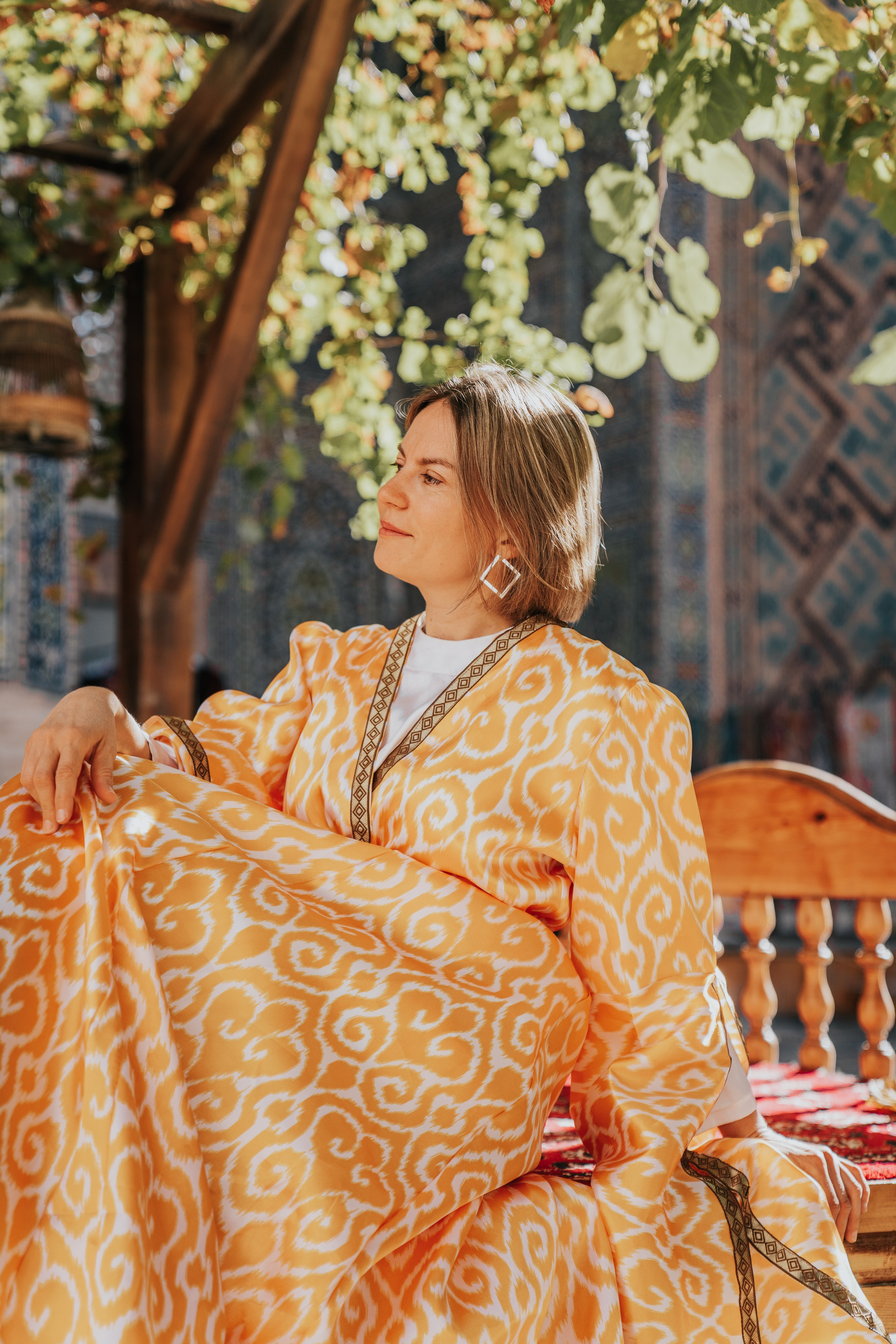 Этнические платья для фотографий в Бухаре. Фотограф в Узбекистане и Самарканде Джасур Марупов