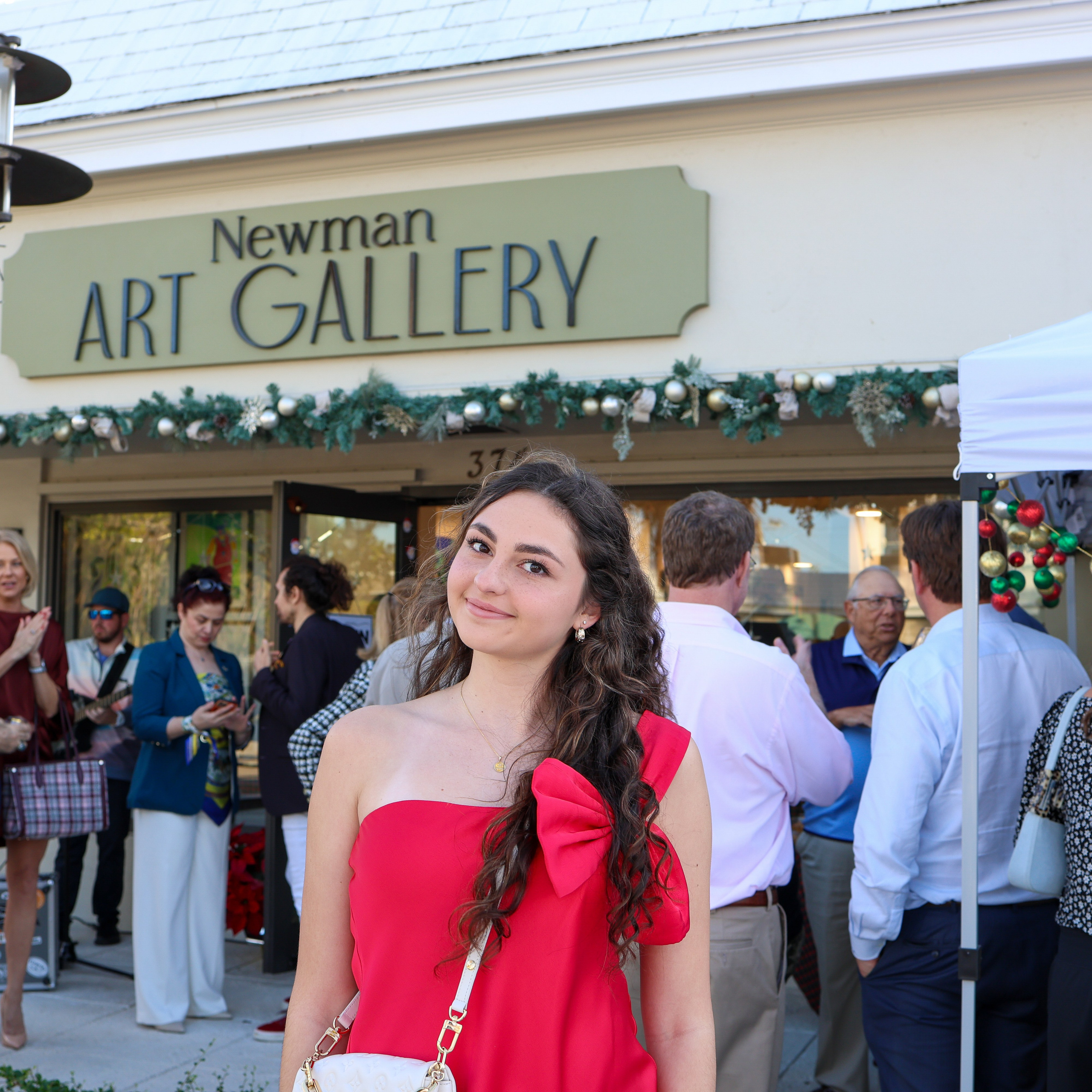 Paradise Coast Lifestyle Magazine. Out and About 239