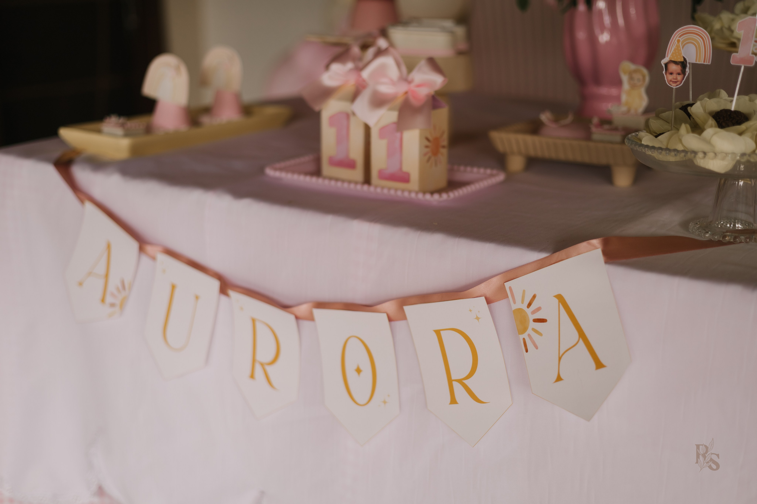 Aurora — 1 ano. Fotógrafo Richard Silvestre — Casamentos na Bahia