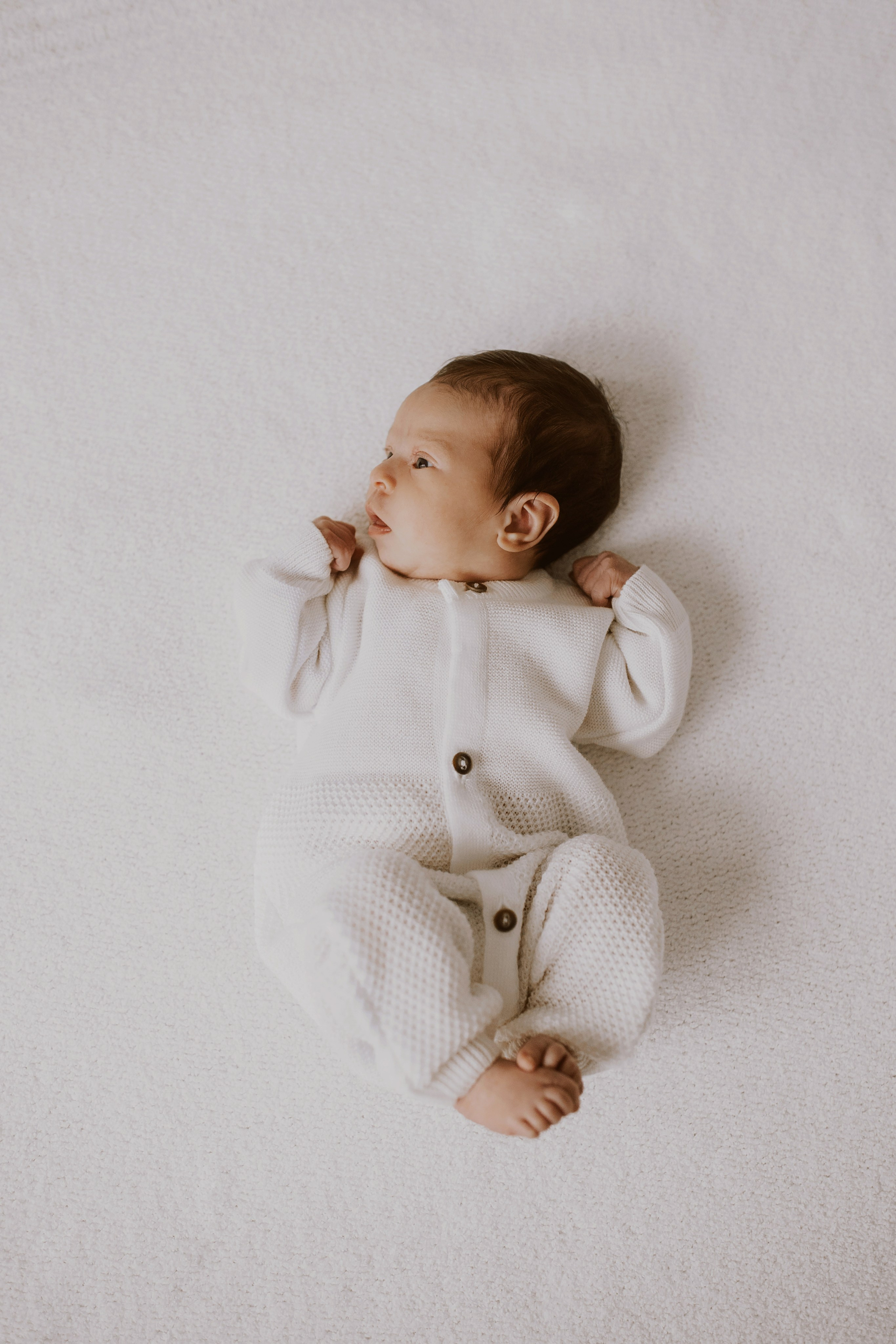 Newborn Shooting im Hotel. Family Fotografer in München und Umgebung