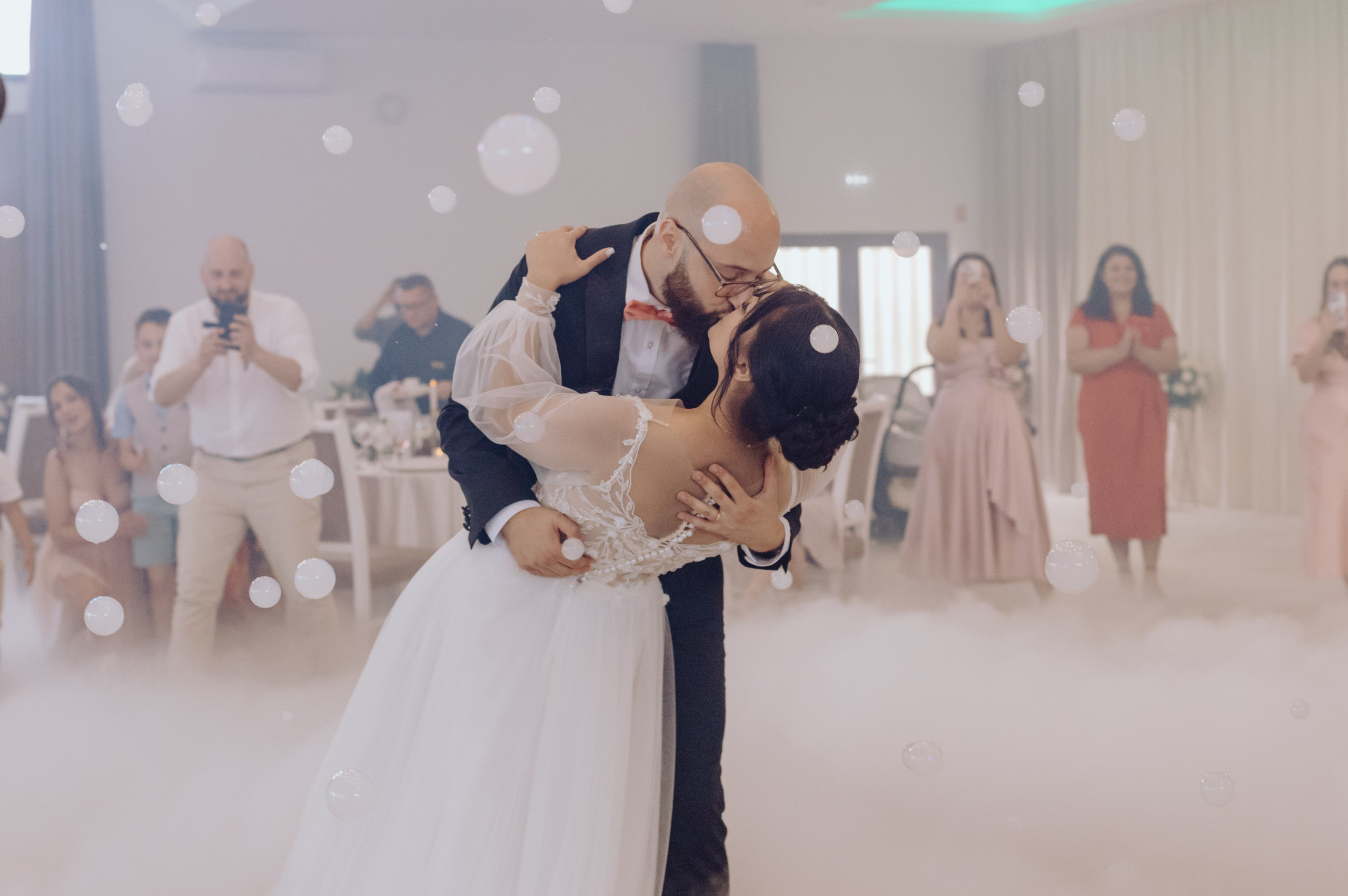 Moise & Delia. Wedding & couple photographer from Romania Rut Vetan