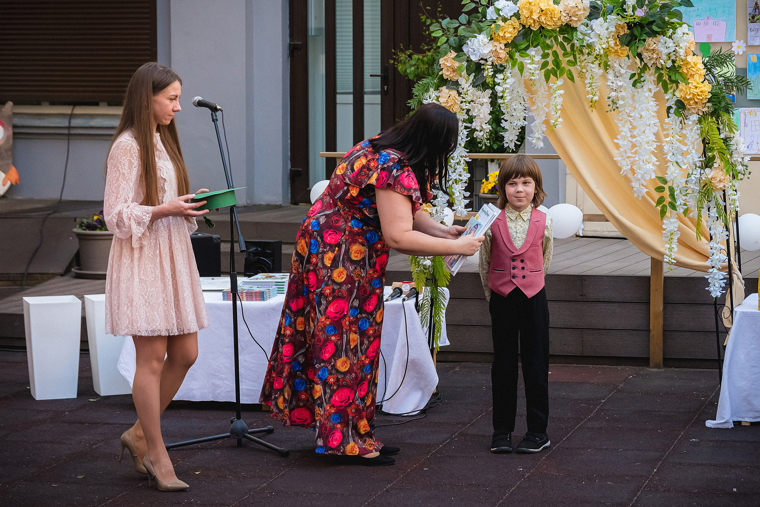 Zīles Skolas Izlaidums. Fotogrāfs Rīgā. Gīmenes, individuālās un dažādu produktu fotosesijas