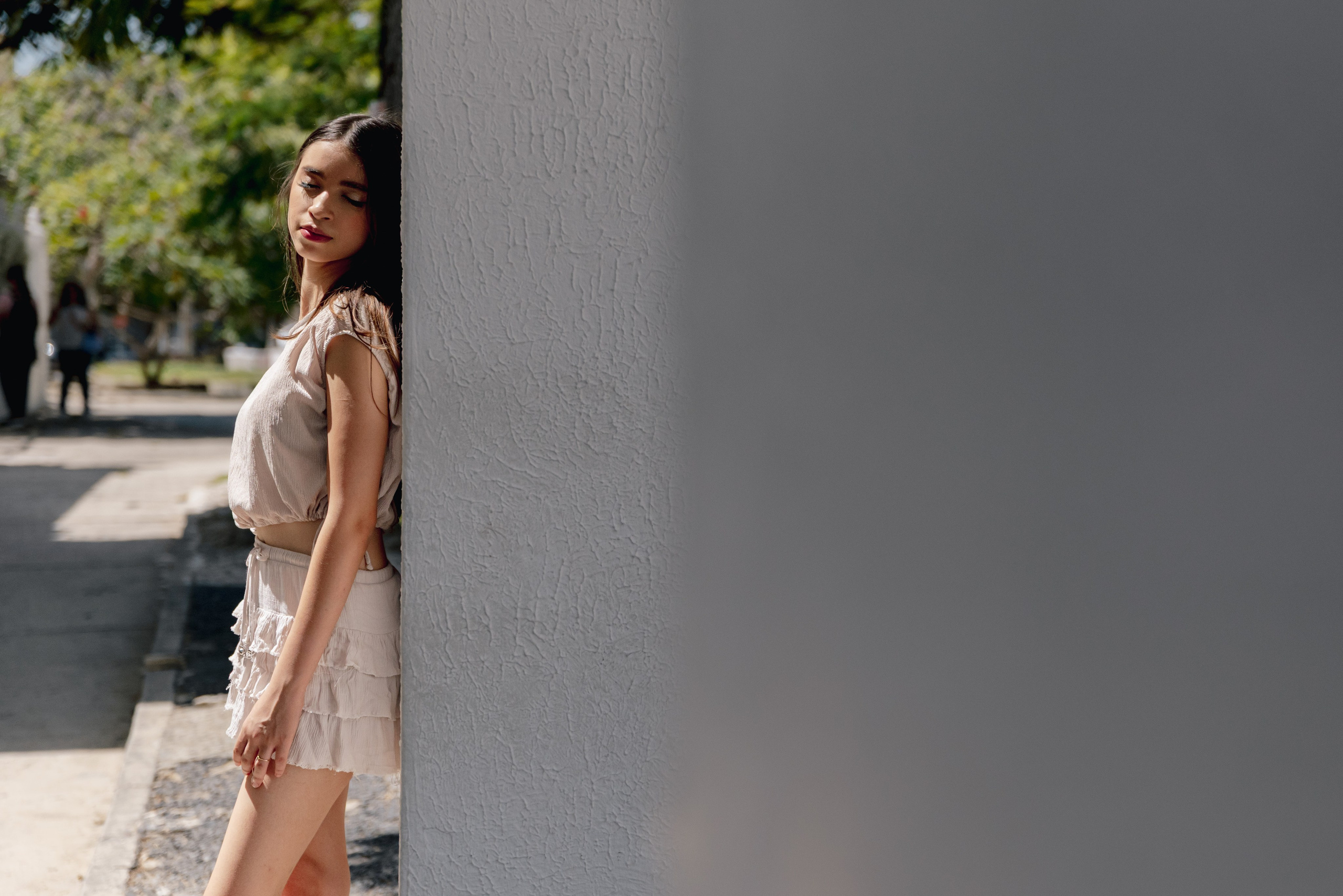 Retrato artístico quinceañera en ambiente urbano industrial profesional BanderArt