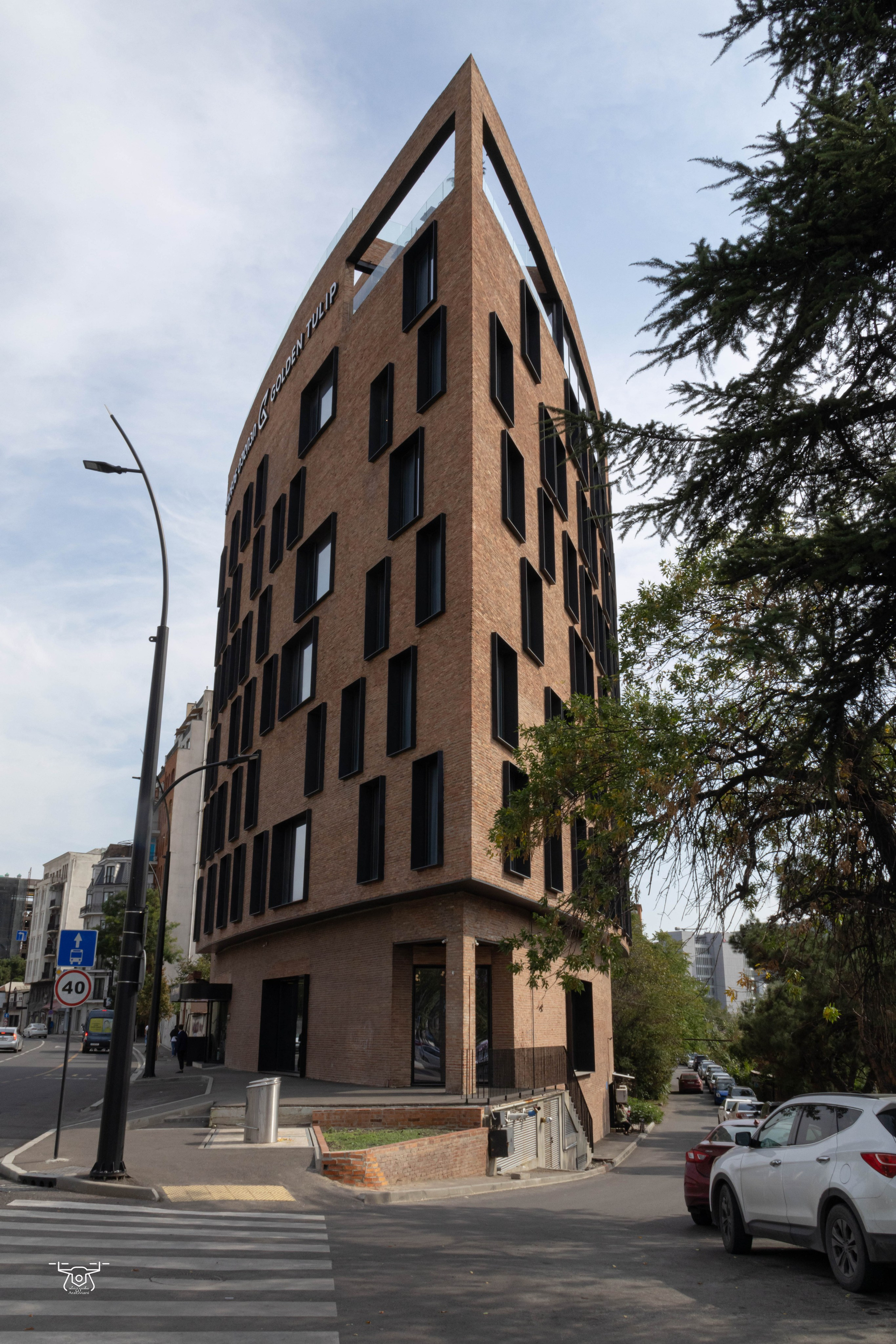 ქალაქი და ადამიანი. FramefreeMan