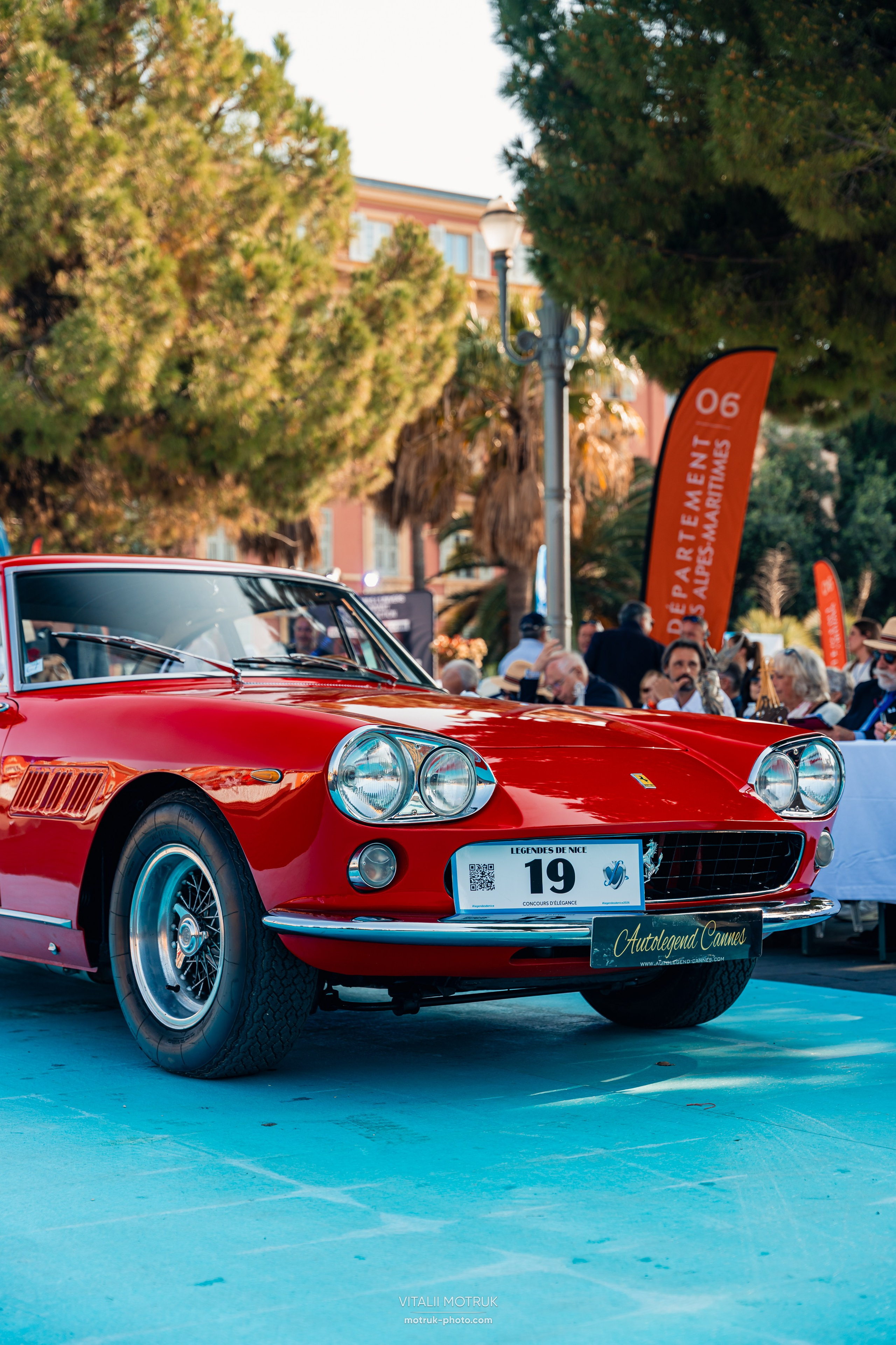 Legends de Nice. Photographe de voitures à Paris — Vitalii Motruk