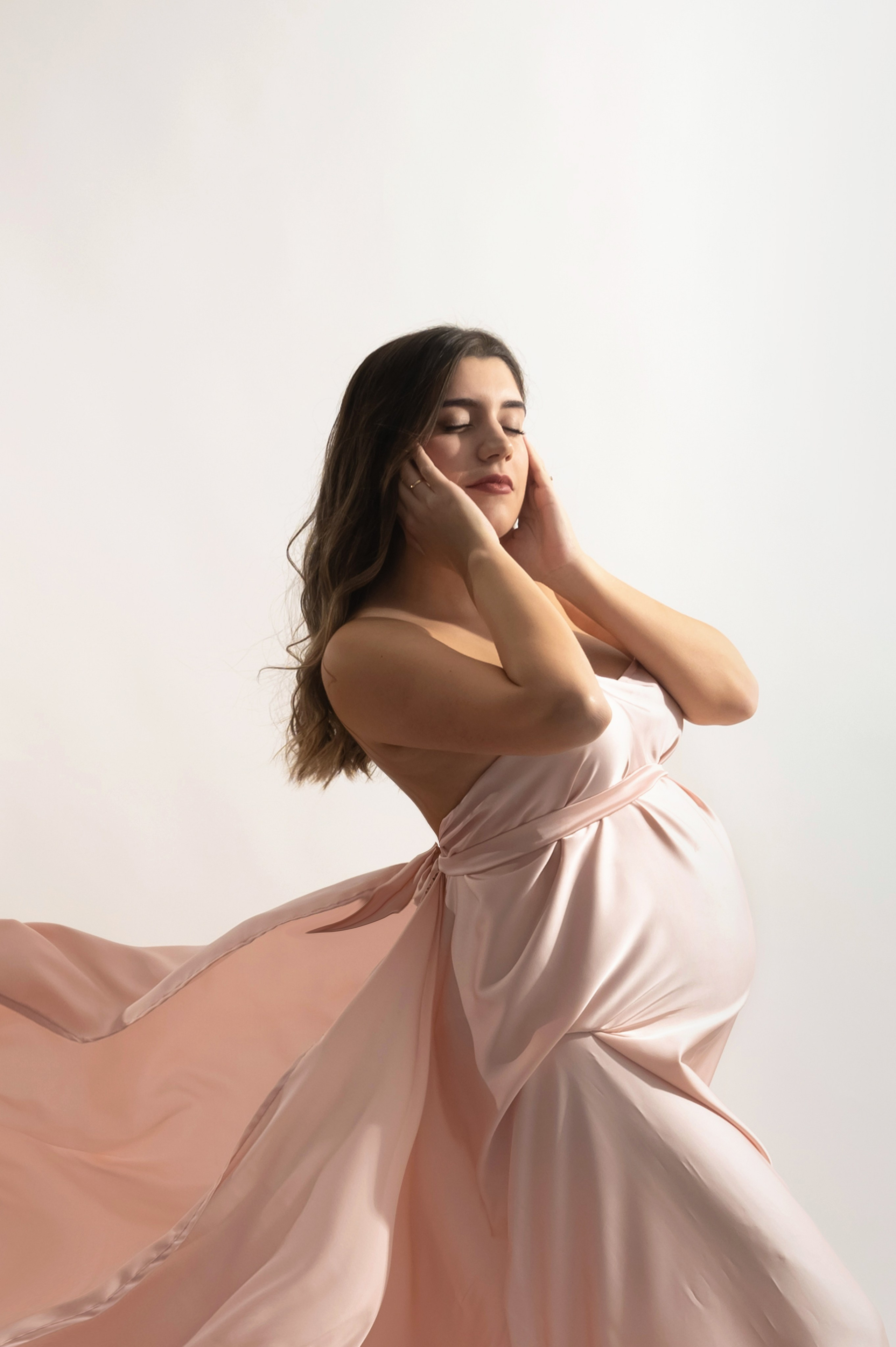 Photo shoot in minimalist style. Professional photographer in Spain