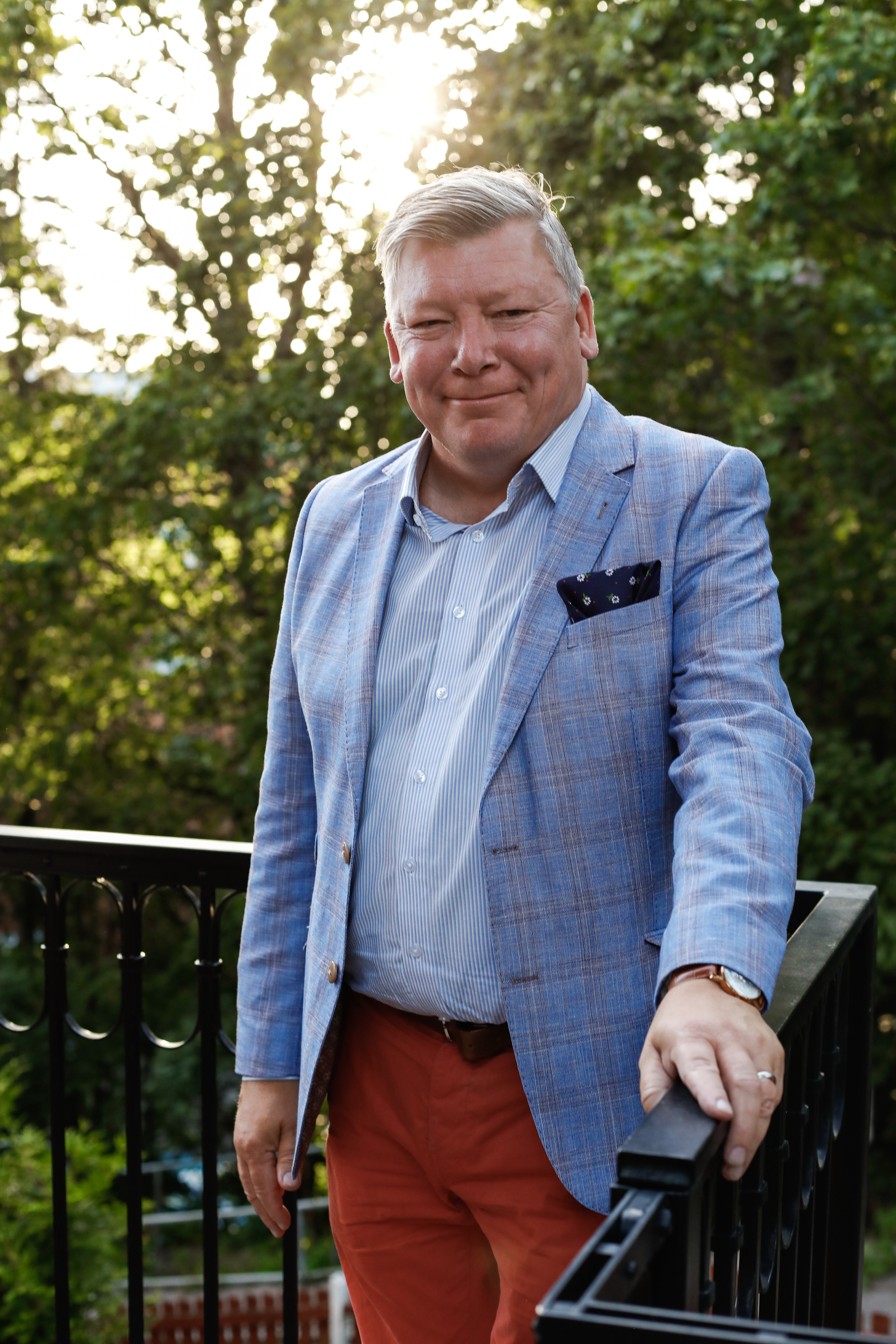 Juhlapäivä. Ekaterina Mansur, muotokuvafotografi Suomessa (Helsingissä ja Uudellam