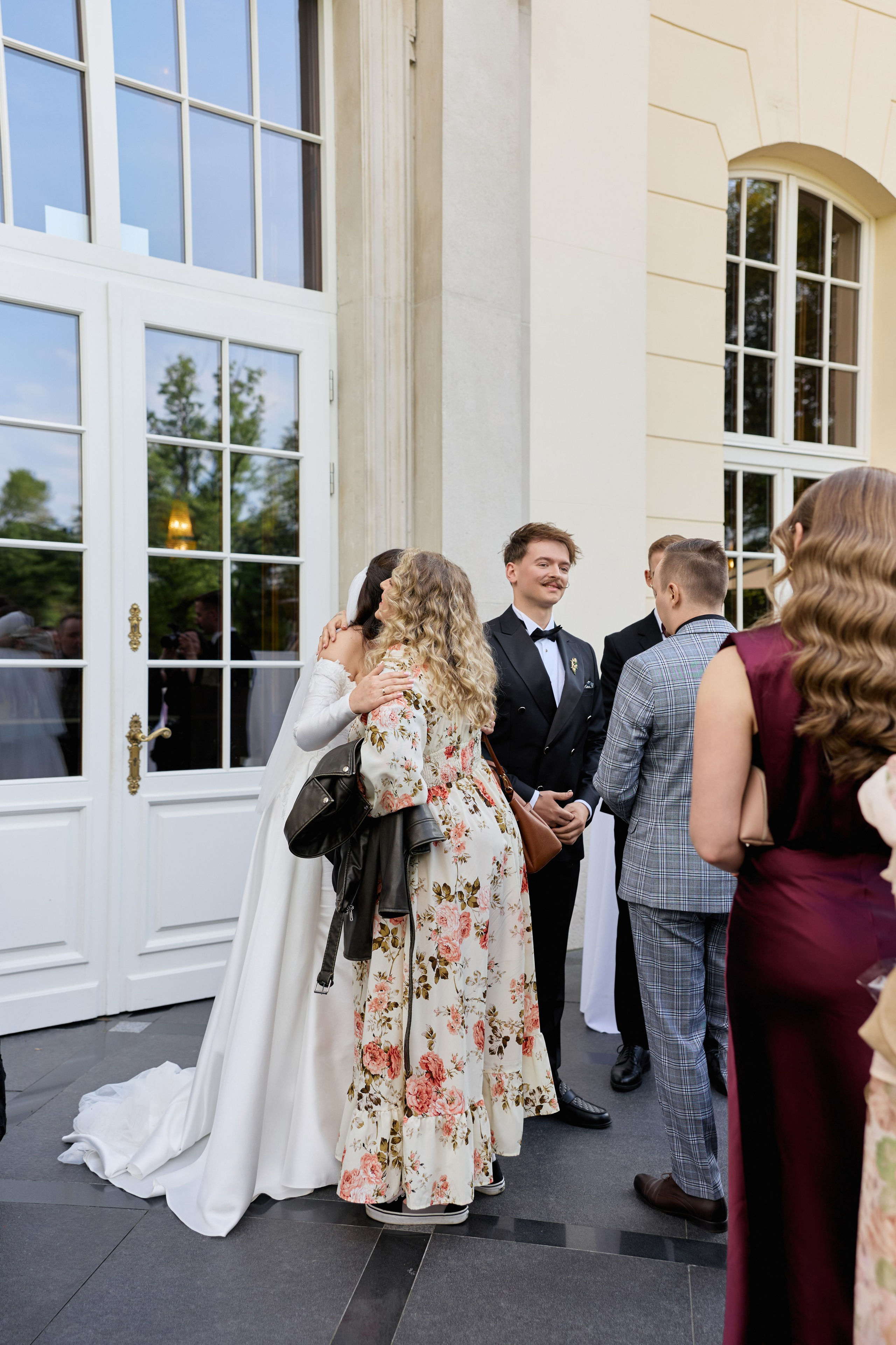 Wiktoria & Kacper. Pałac Goetz. Fotograf ślubny i rodzinny w Krakowie Yana Klymova