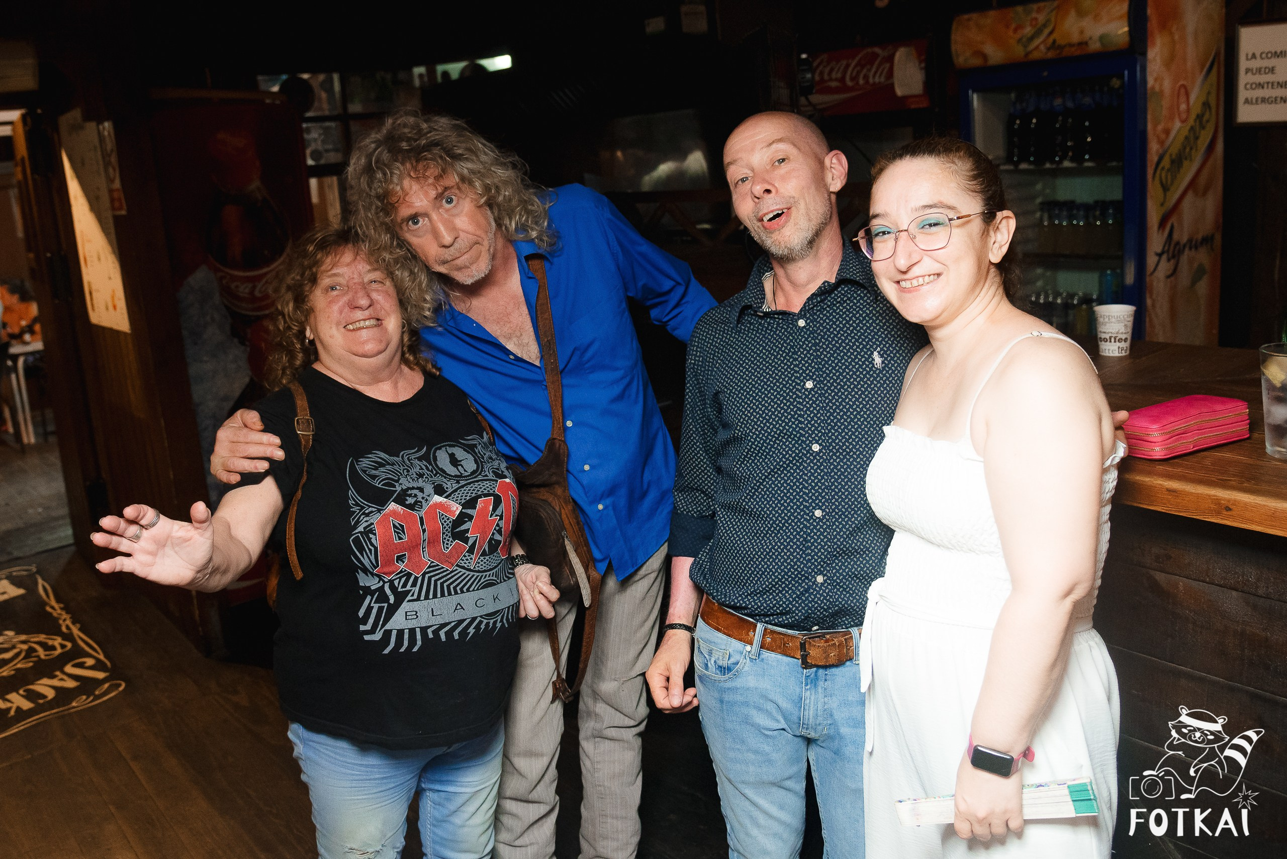 Reportaje fotográfico de FOTKAI | Get Back en El Paso Bar | Torrevieja, España, 12 de julio de 2025