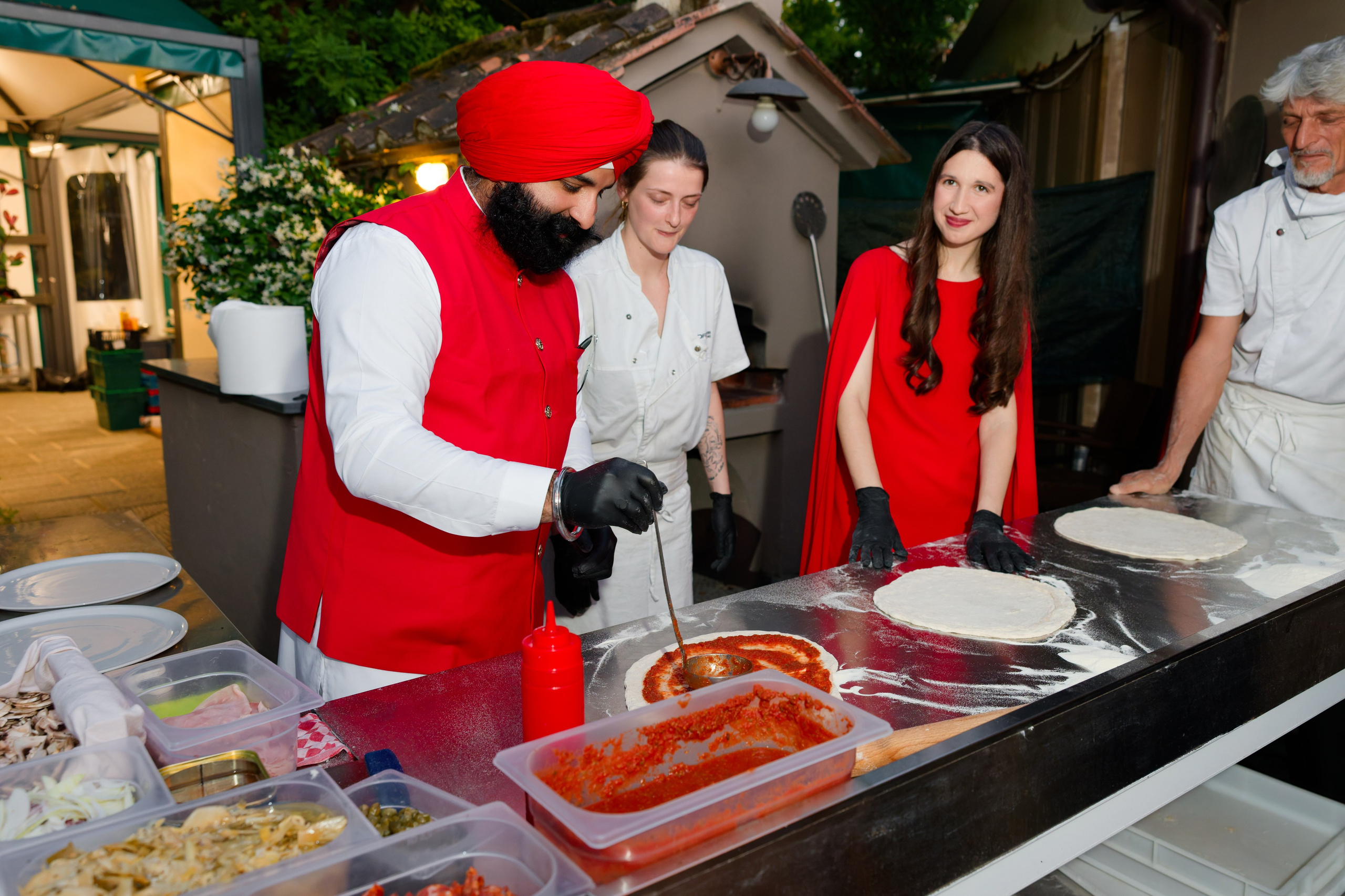Pizza Party at Tenuta Massini, Florence, Italy. Destination Wedding Photographer — Nikita Burtsev