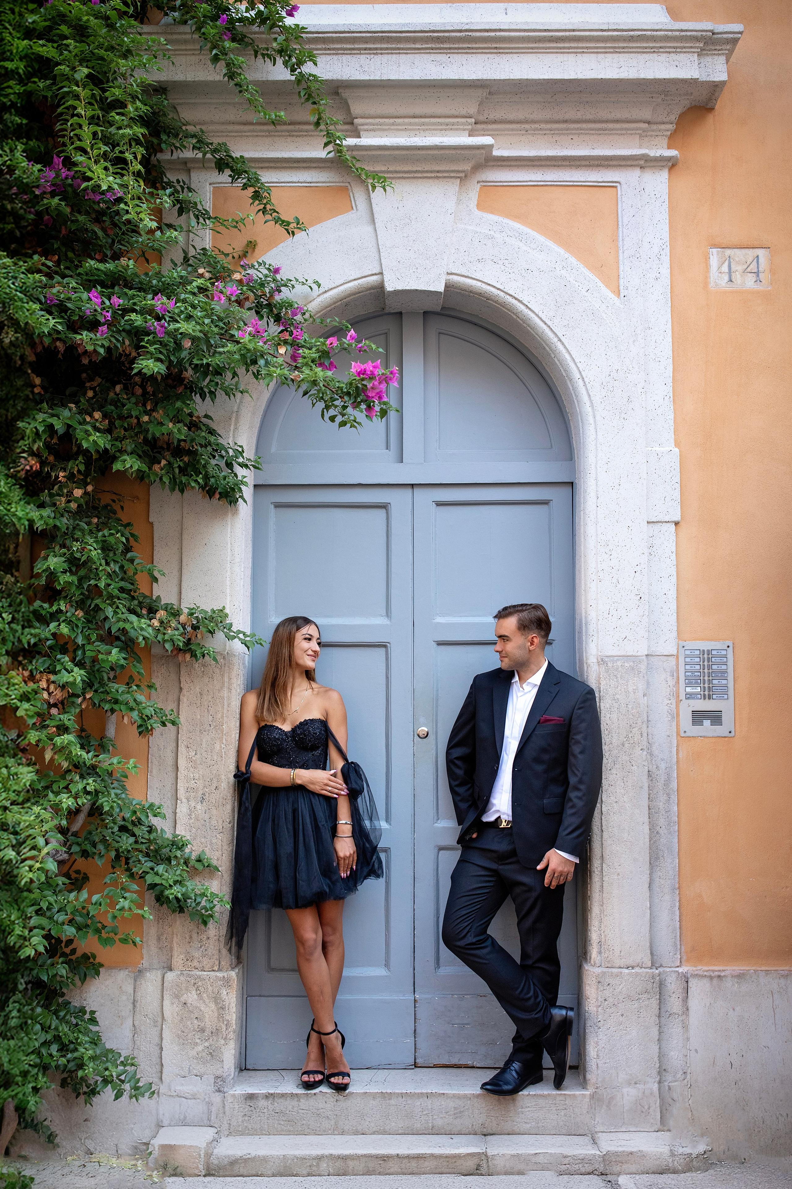 Elegant couple posing during a romantic photoshoot in Rom