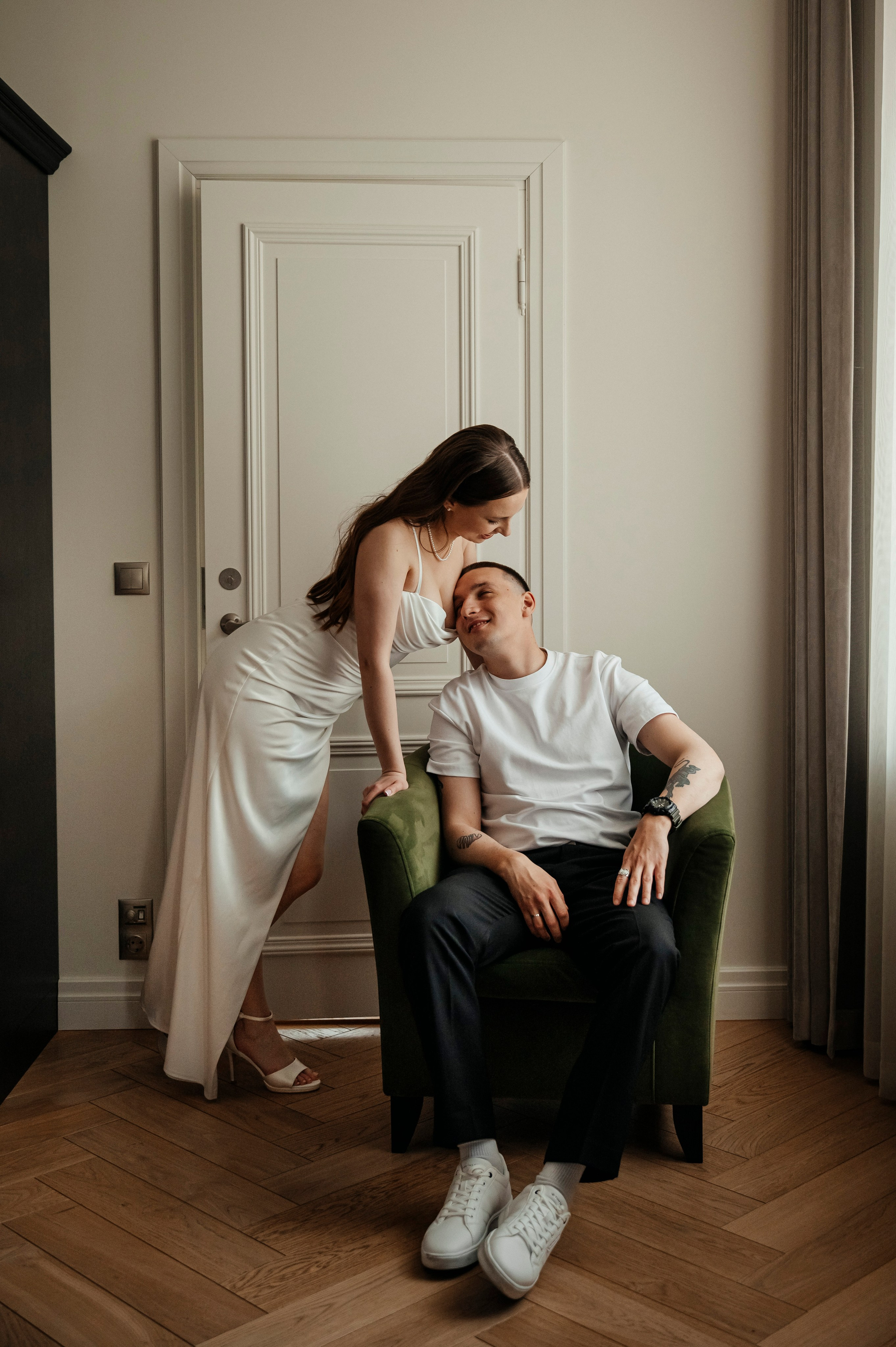 At the Old Hotel. Photographer Tallinn — Wedding | Family | Love Story