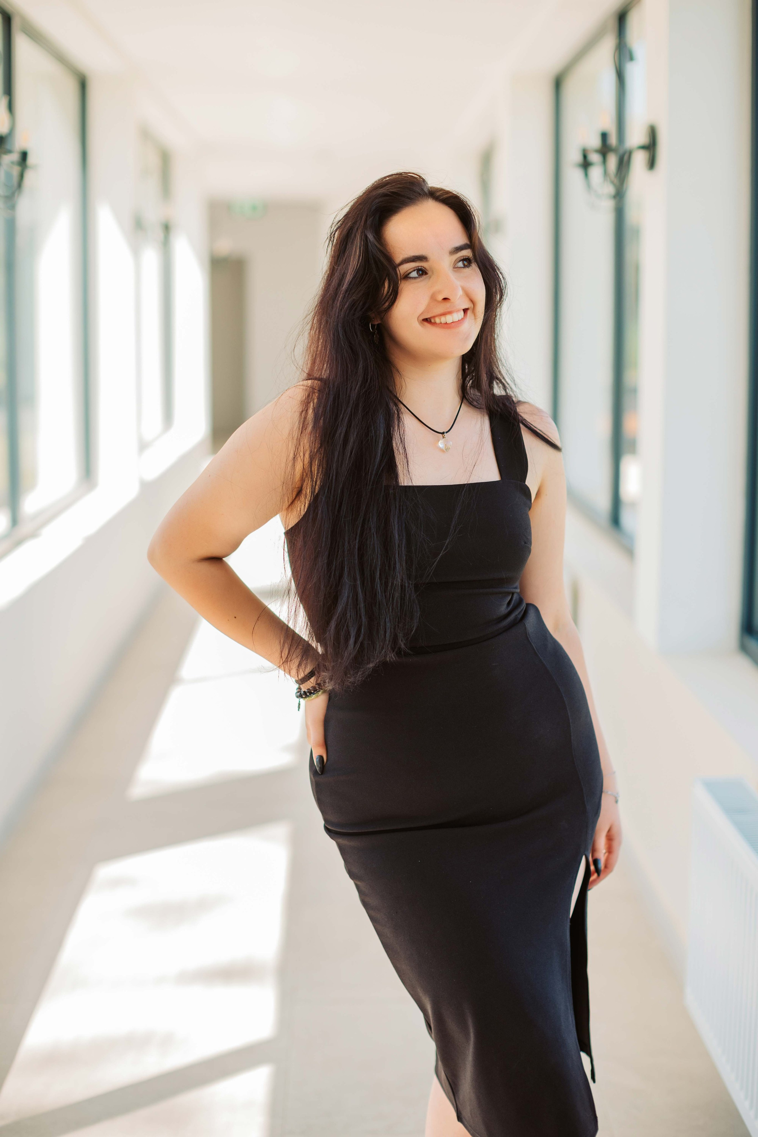 12F — Pedagogic. Contrast Studio