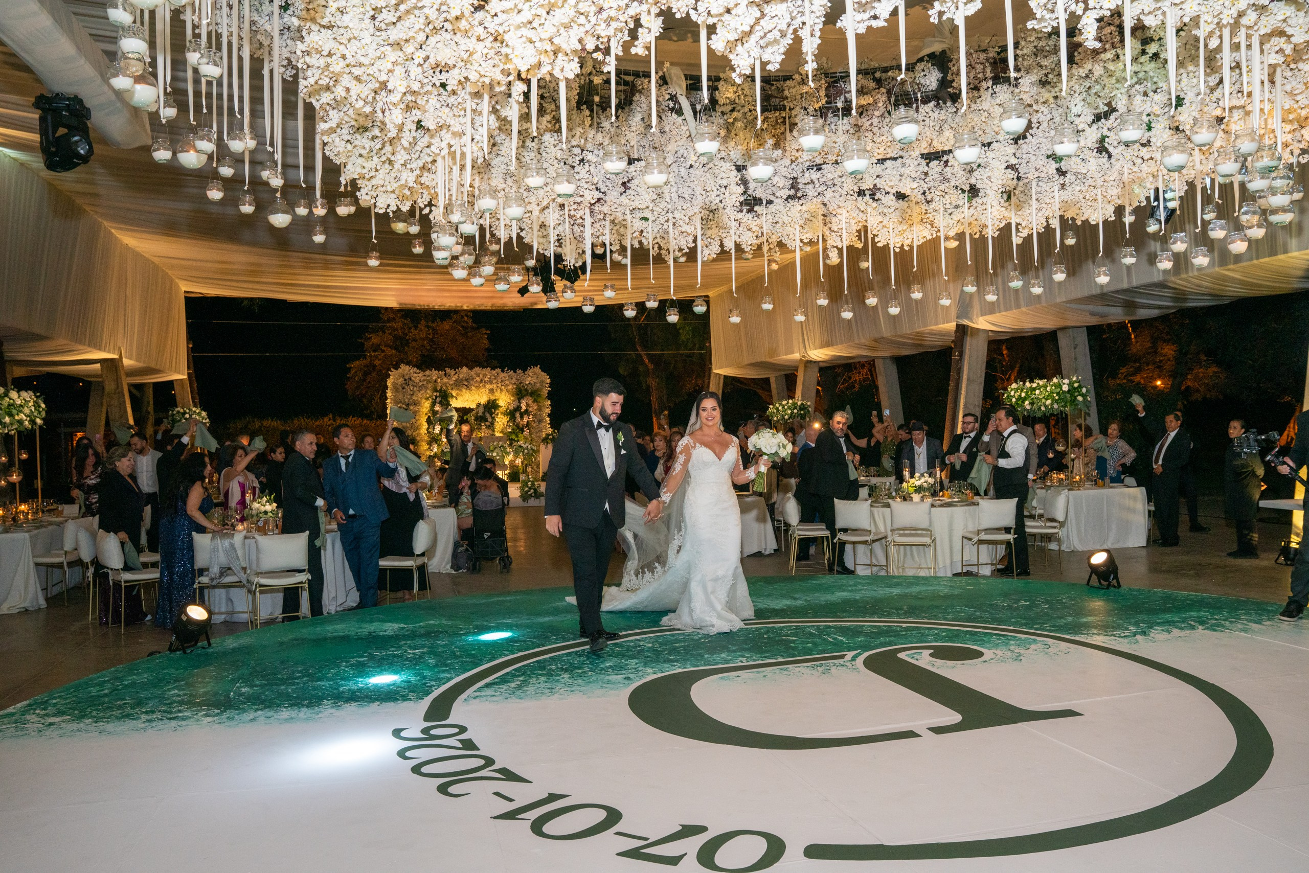 Daniel & Jannet. Elopement & Lifestyle Wedding Photographer