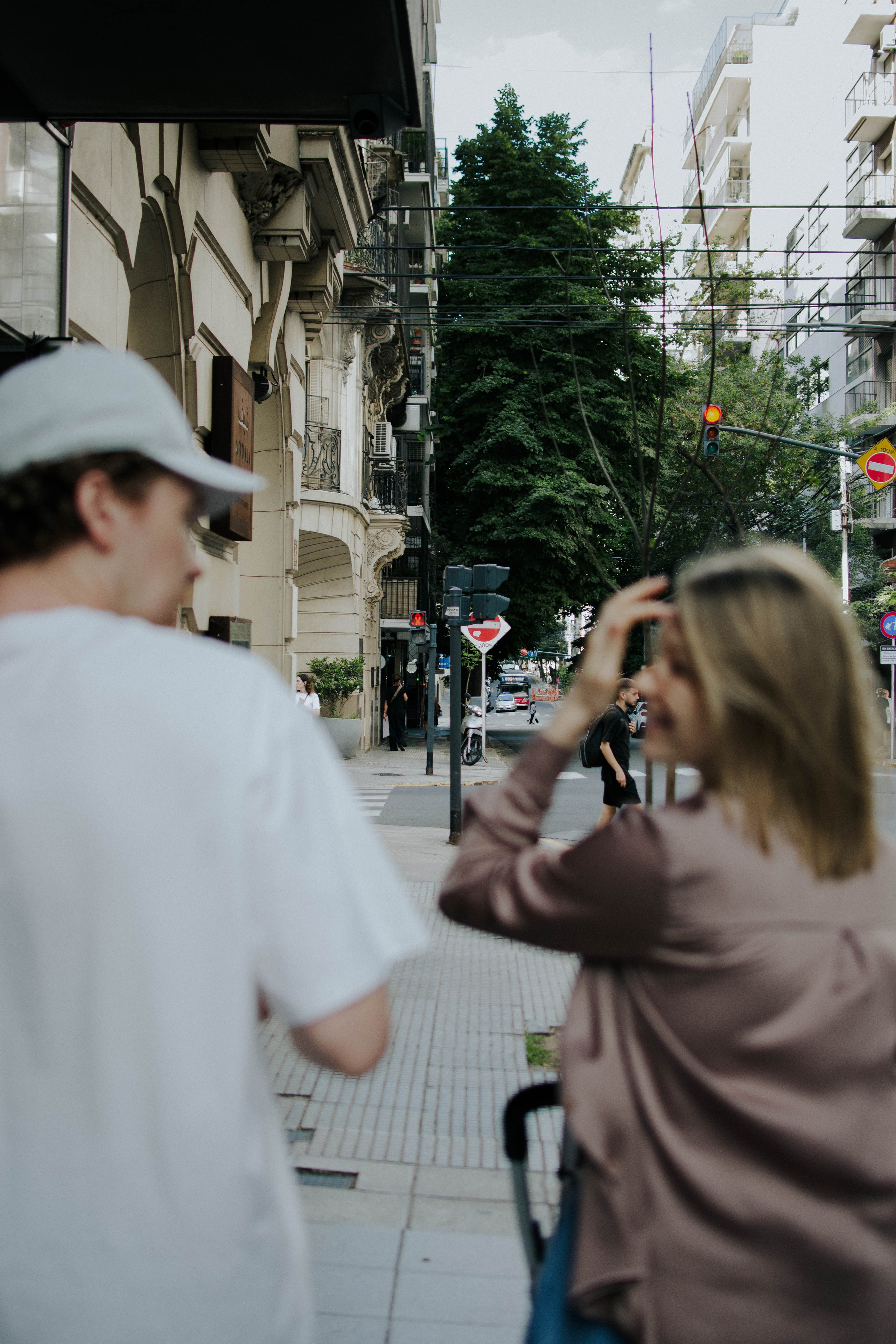 The little one and his parents. Buenos Aires. Photography. Photographer @elmirkami in the city of Buenos Aires