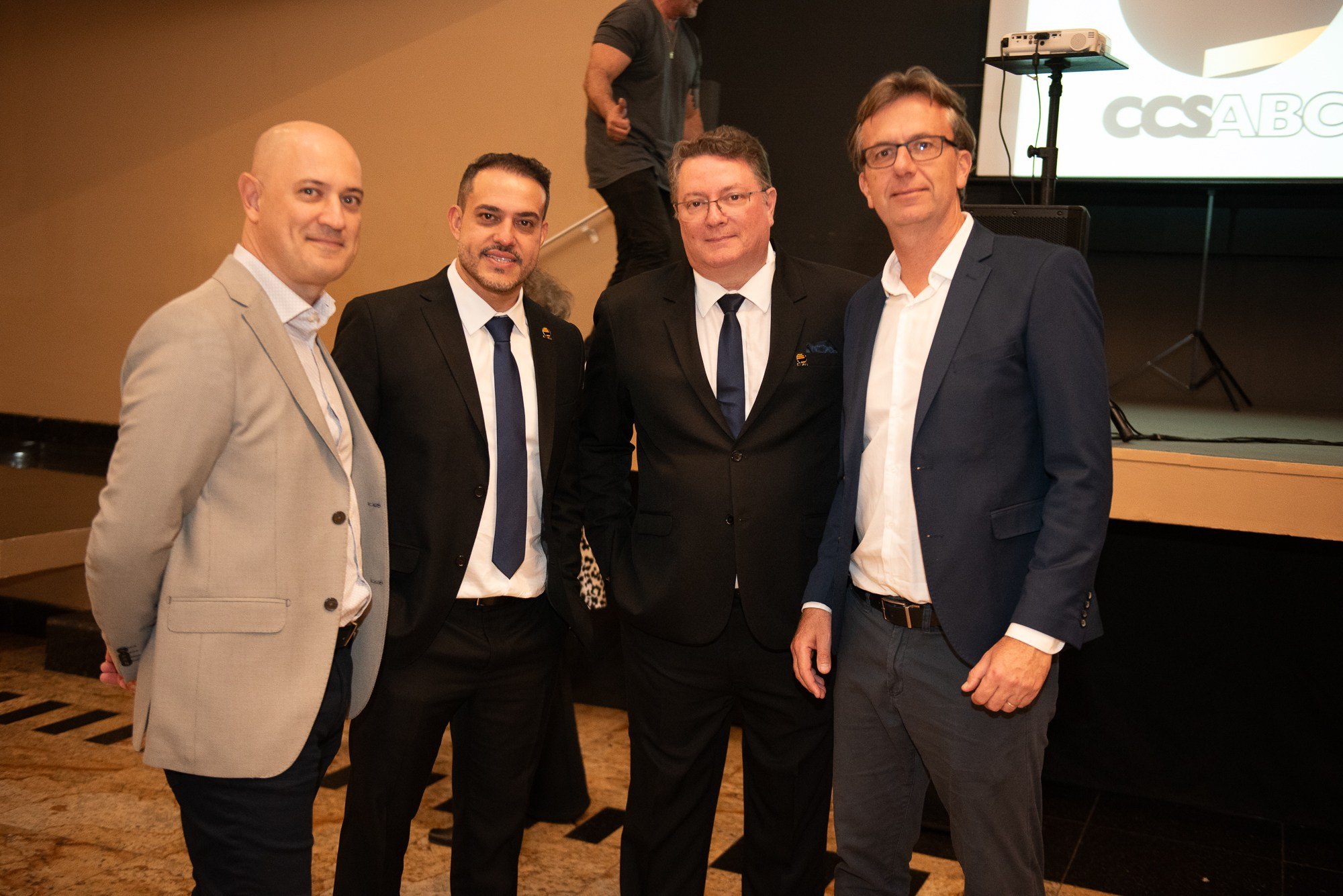 Clube dos Corretores de Seguros do ABC. 78 Imagens