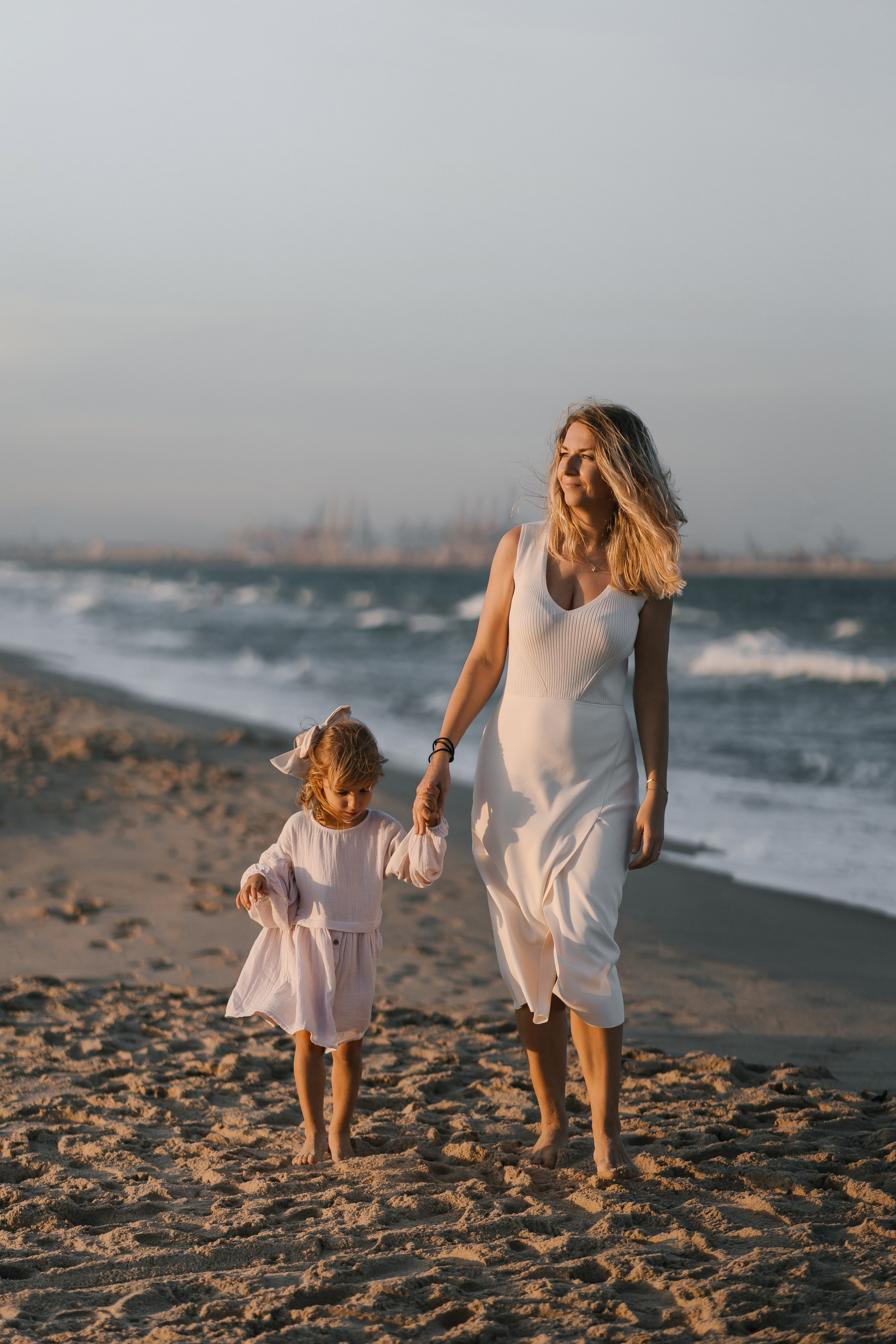 Julia, Pedro y Mia. Fotógrafa de bodas y familias en España, Valencia: Nadia ProFoto