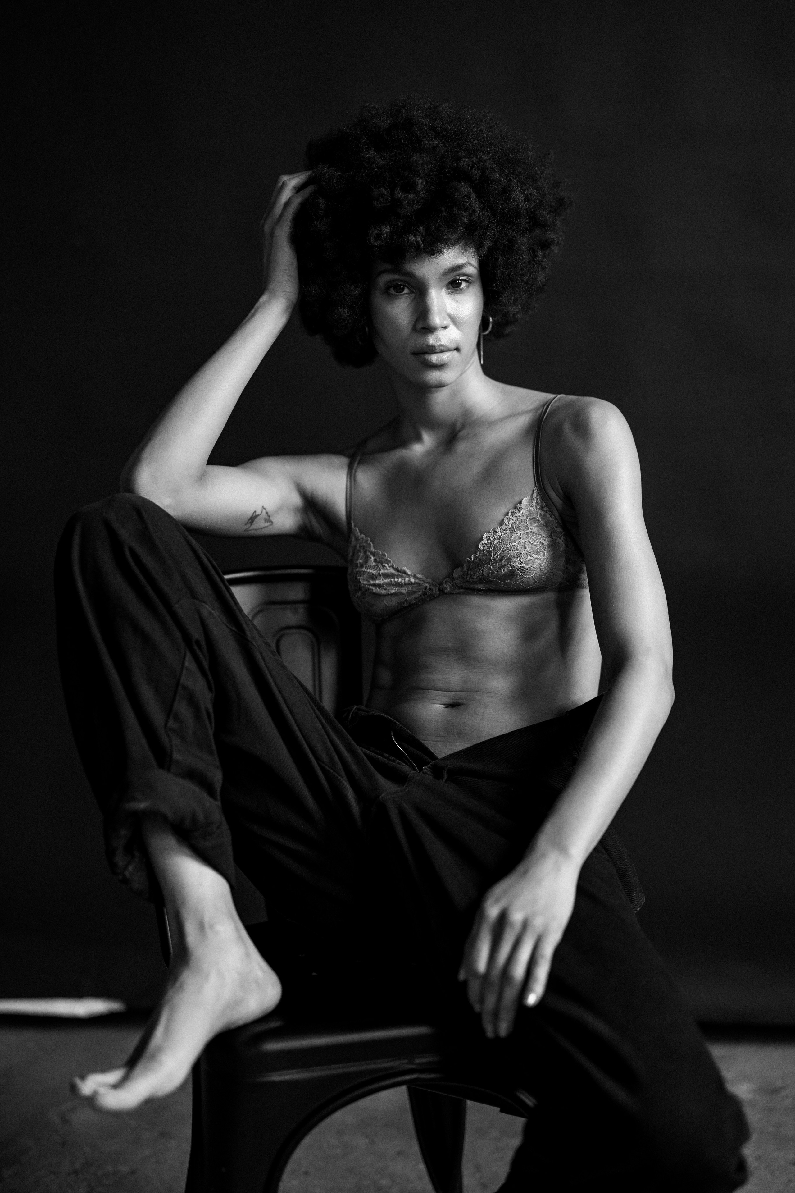 Janine Studio. Modern maternity photographer in Long Island New York