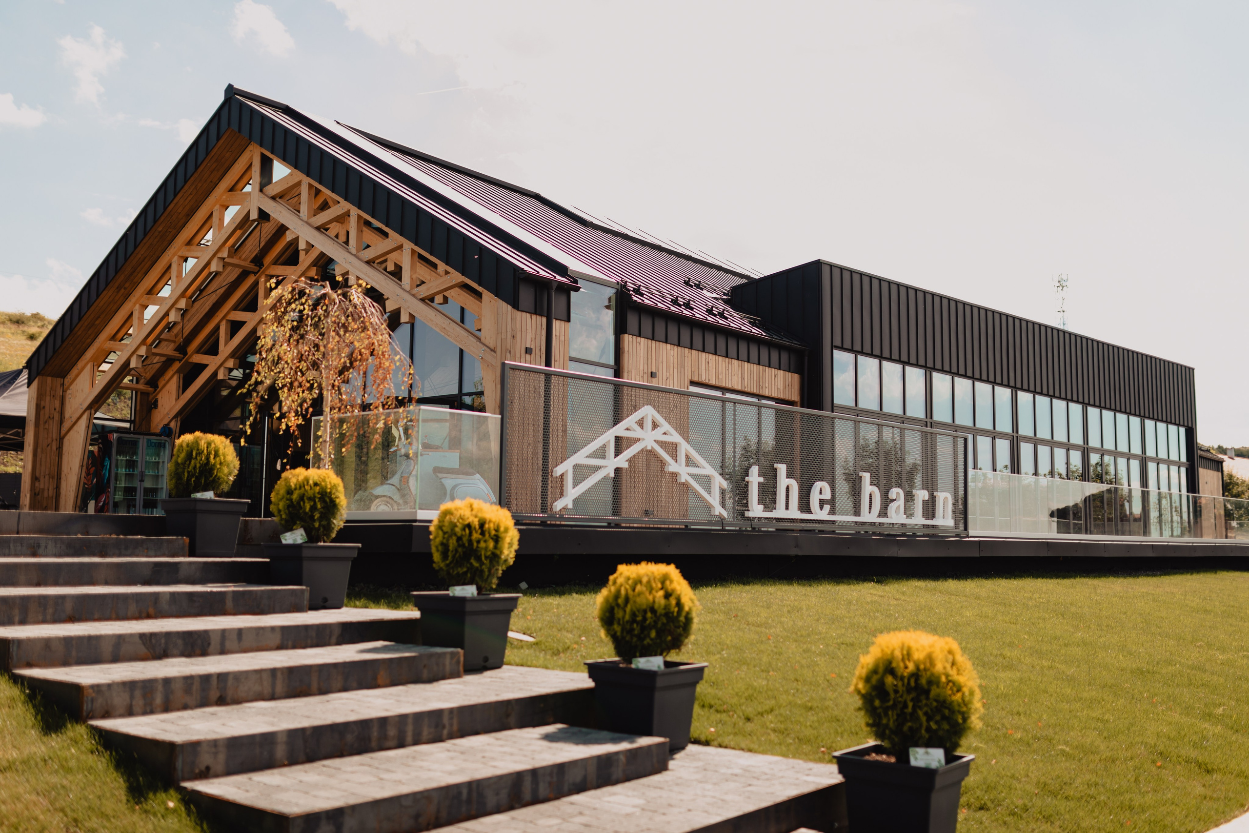 Styled shot at The Barn, Cluj. Fotograf de nunta — documenting your love story with a touch of editorial — wedding photographer