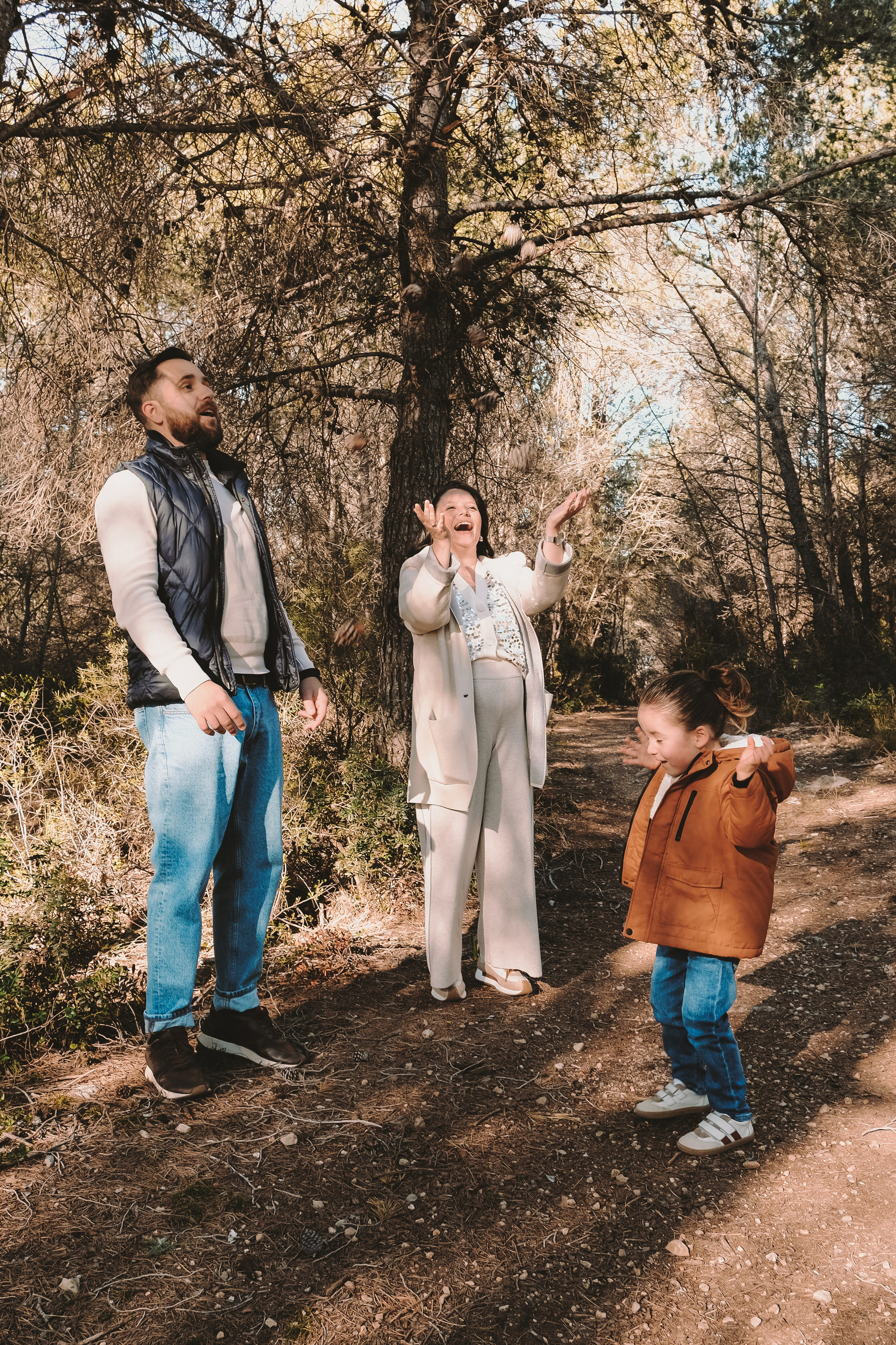 Sesión familiar embarazo. Fotografía profesional en Calafell - Elena Medvedeva