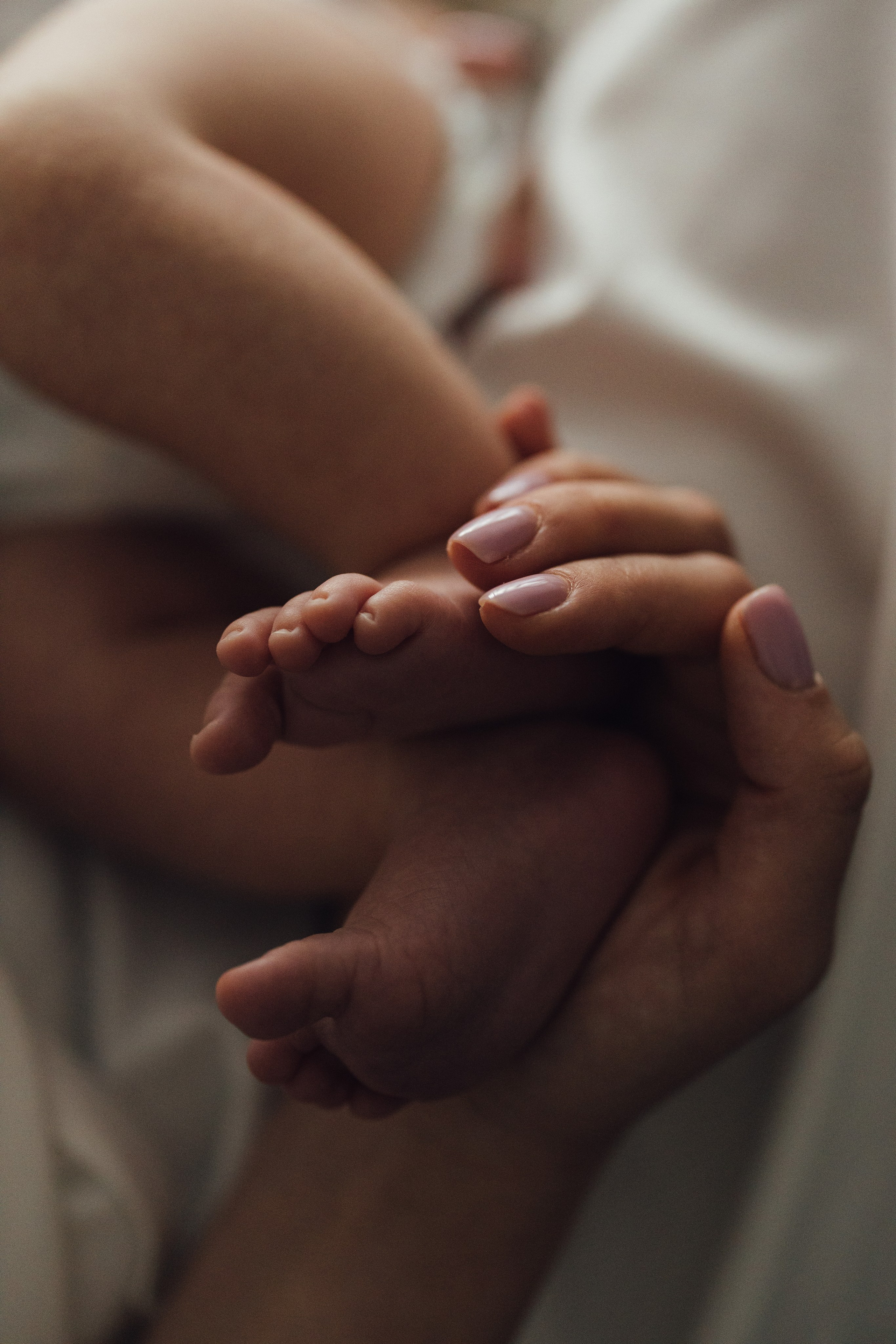 Newborn Home Photo Session. Maternity, newborn photographer in the Bay Area|Iryna Rakivnenko