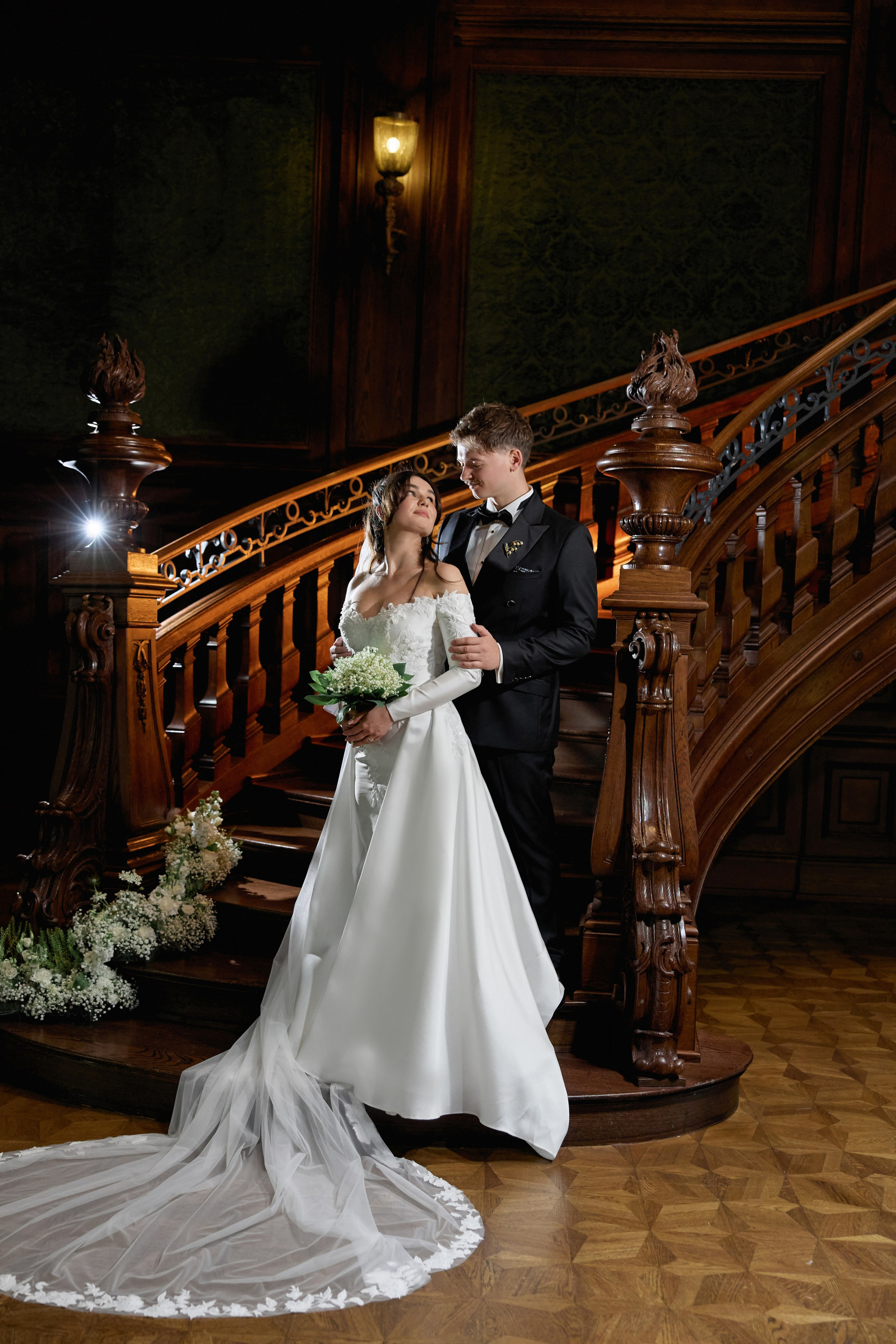 Wiktoria & Kacper. Pałac Goetz. Fotograf ślubny i rodzinny w Krakowie Yana Klymova