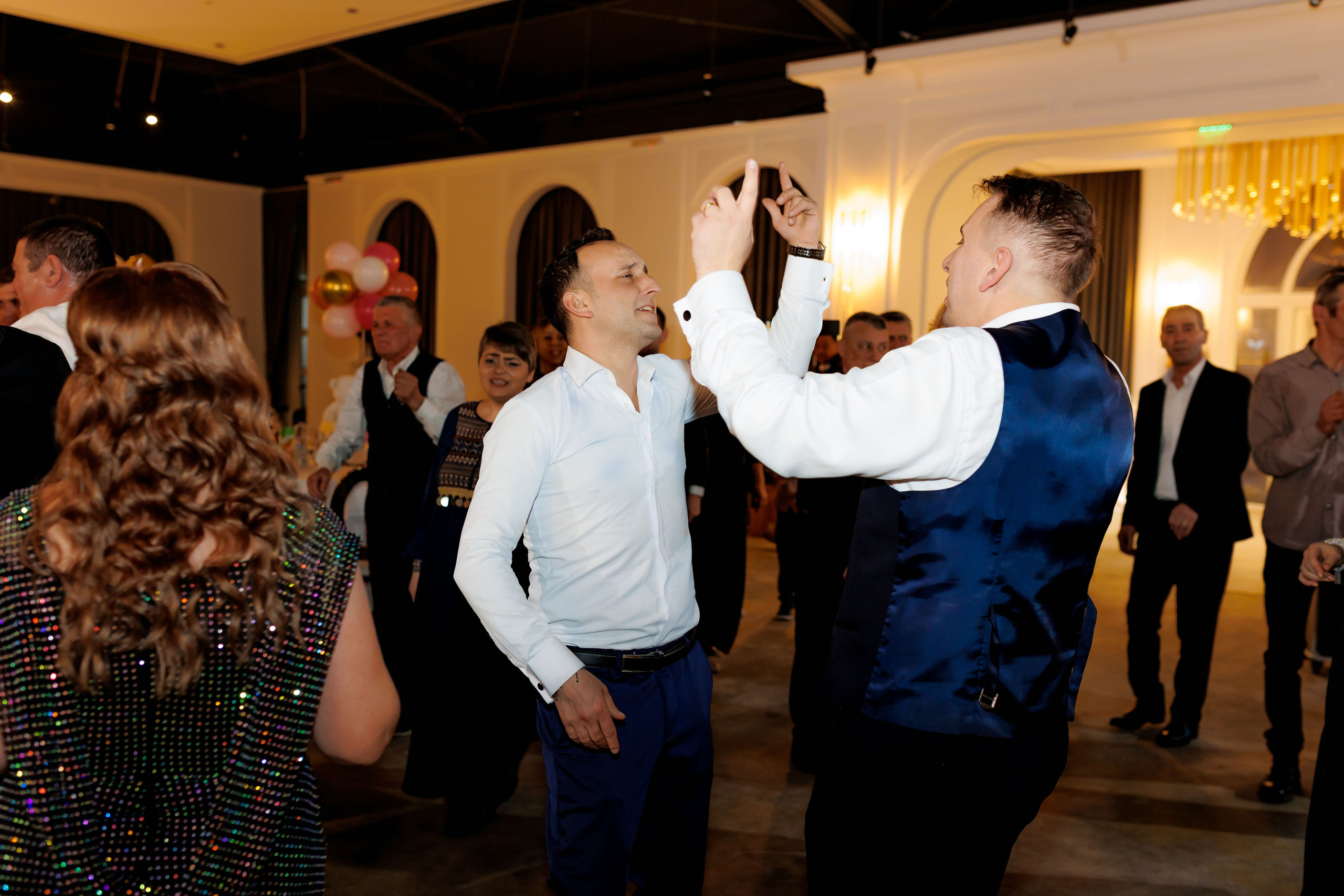 Povestea voastră, regizată de noi |Cristi Turculet Videograf Nuntă Suceava | wedding highlight. Servicii foto-video profesionale, pentru momente de neuitat