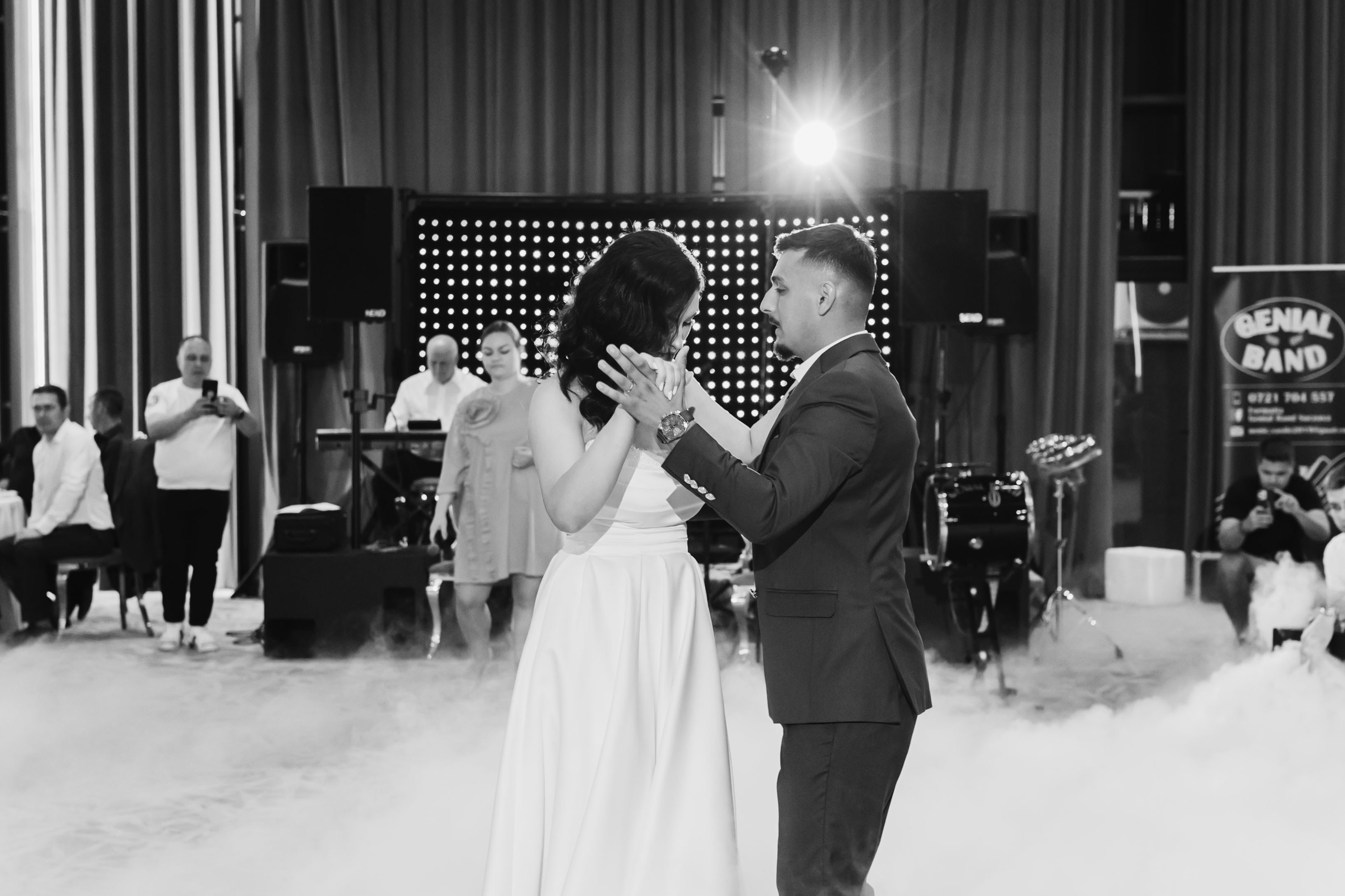 Nunta Nicoleta & Răzvan | Fotografie & Videografie Profesională. Servicii foto-video profesionale, pentru momente de neuitat