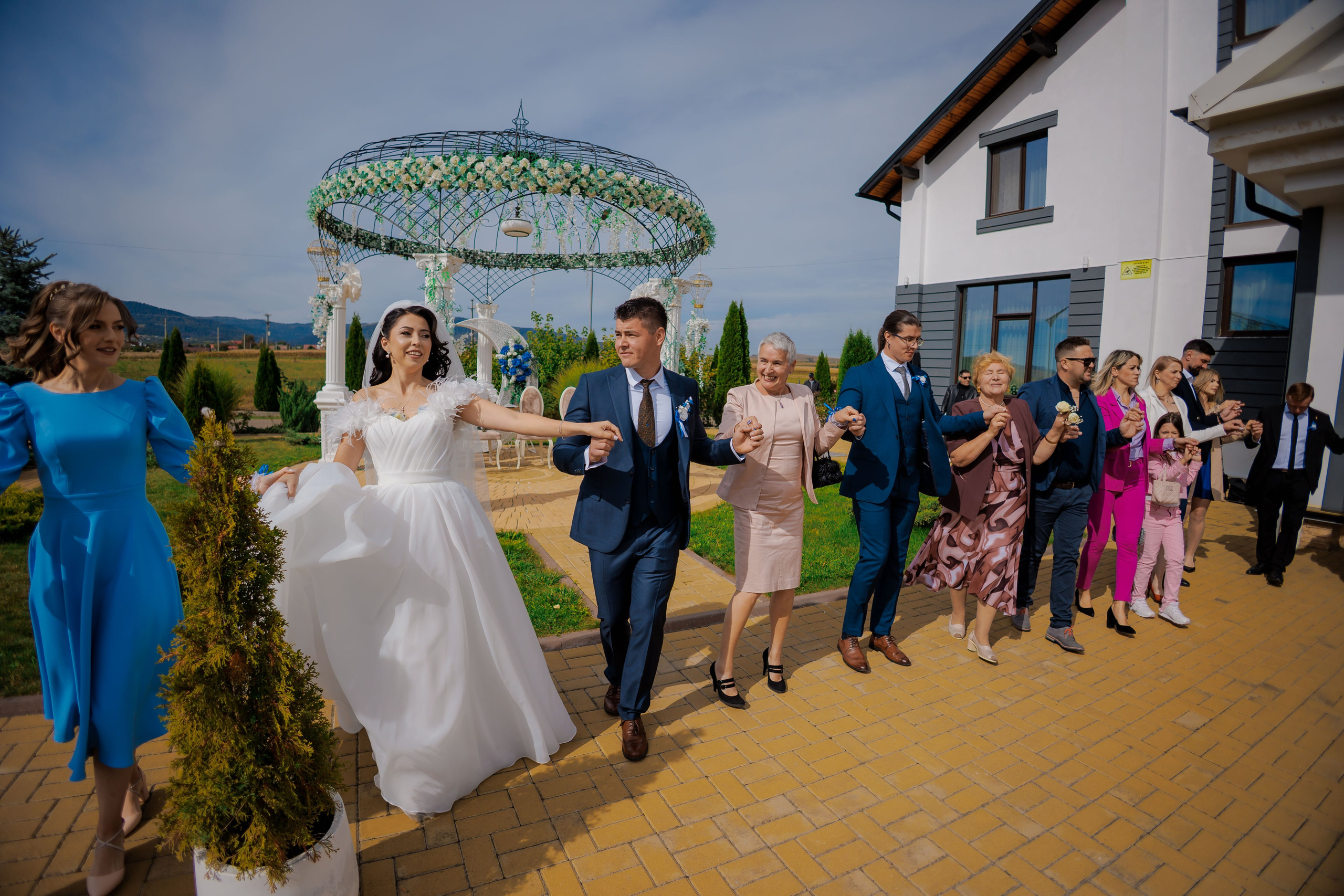 Loredana & Emilian – Ziua Nunții | Videografie - fotografie Botez Suceava, Iași, Botoșani. Servicii foto-video profesionale, pentru momente de neuitat