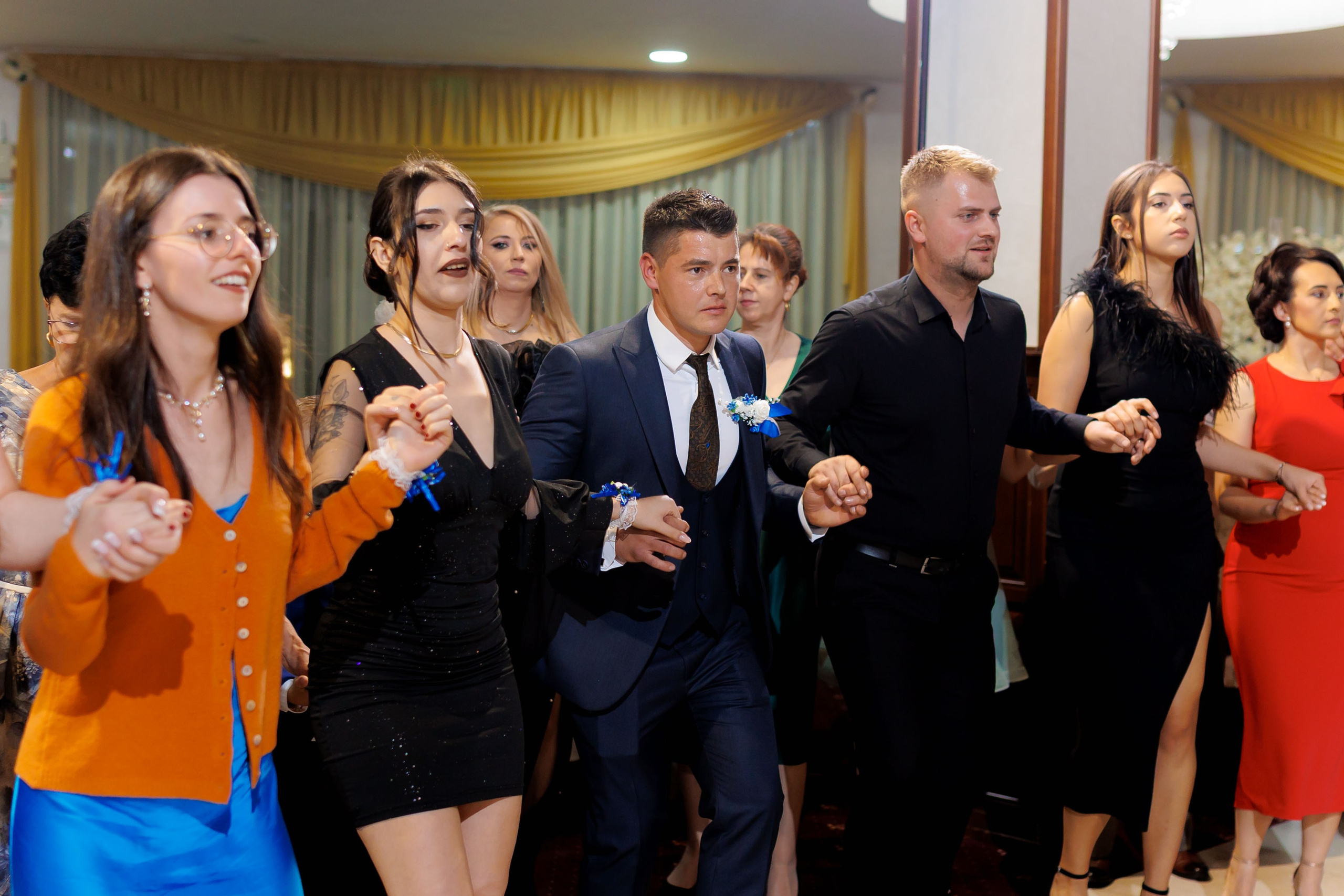 Loredana & Emilian – Ziua Nunții | Videografie - fotografie Botez Suceava, Iași, Botoșani. Servicii foto-video profesionale, pentru momente de neuitat