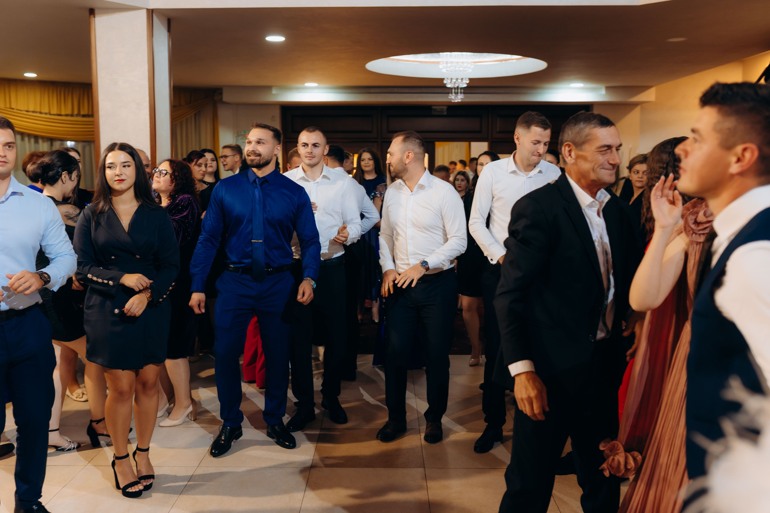 Loredana & Emilian – Ziua Nunții | Videografie - fotografie Botez Suceava, Iași, Botoșani. Servicii foto-video profesionale, pentru momente de neuitat