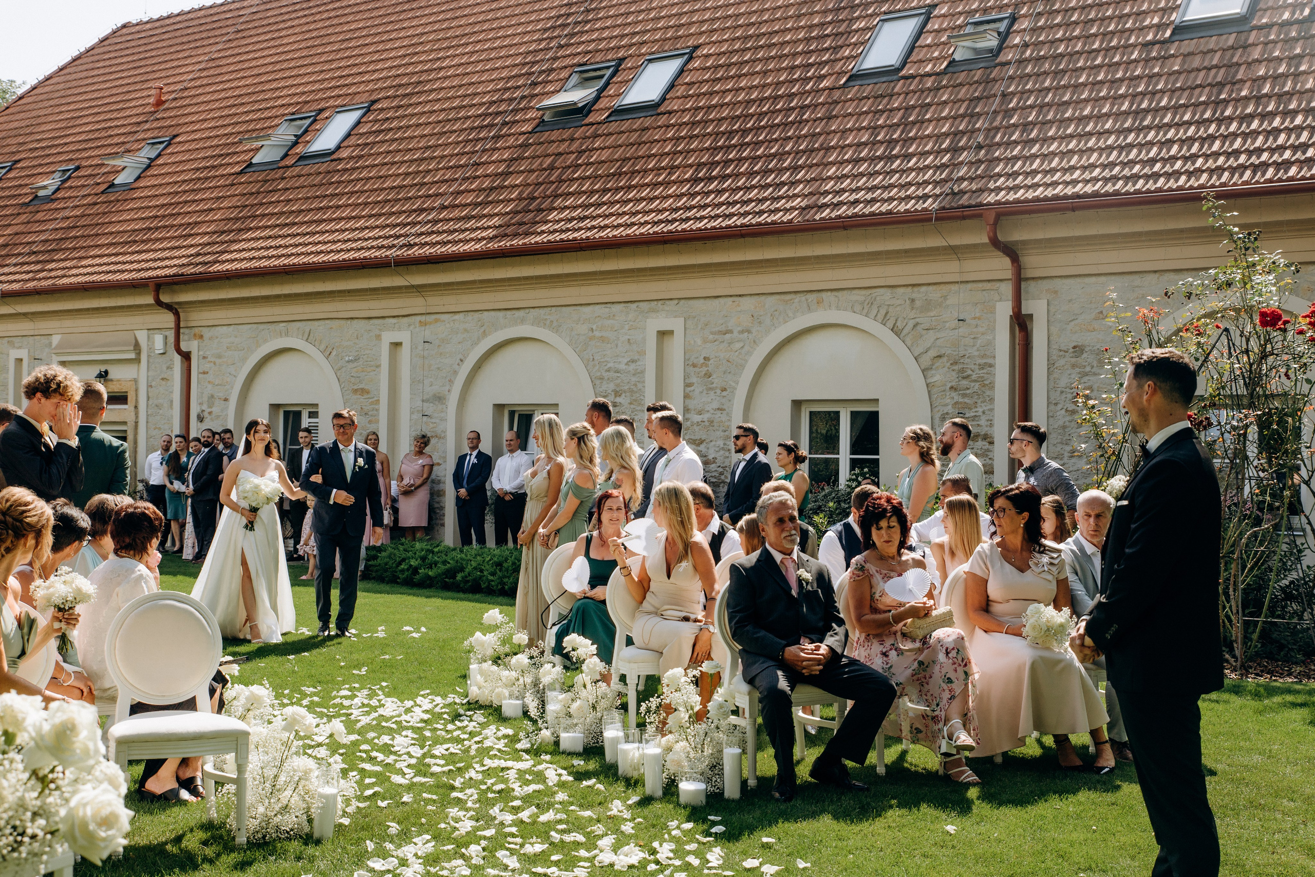 Wedding moments at Na Kmine