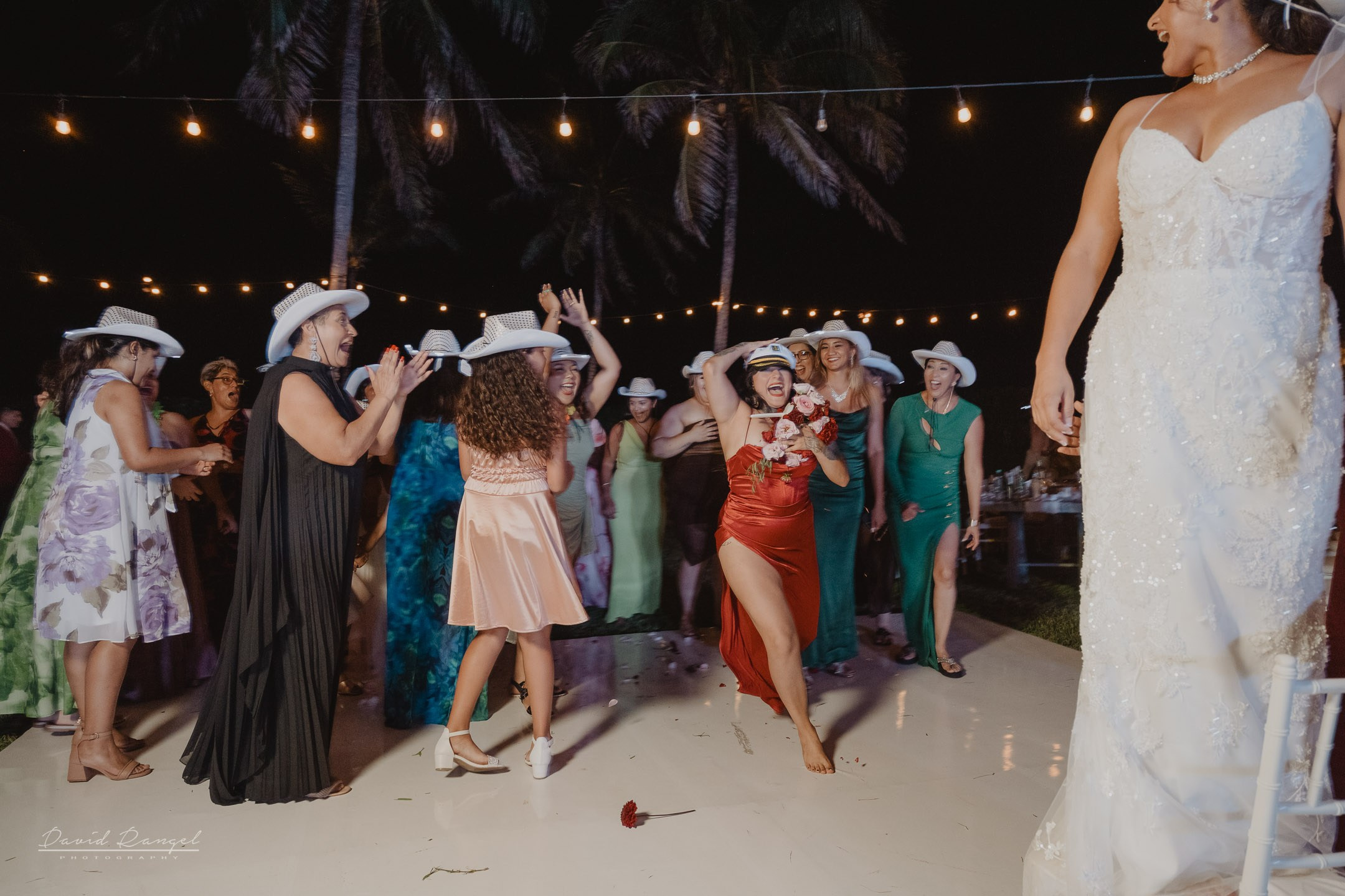 Destination Wedding in the Riviera Maya. Destination wedding photographer based in Cancun and Riviera Maya with service worldwide