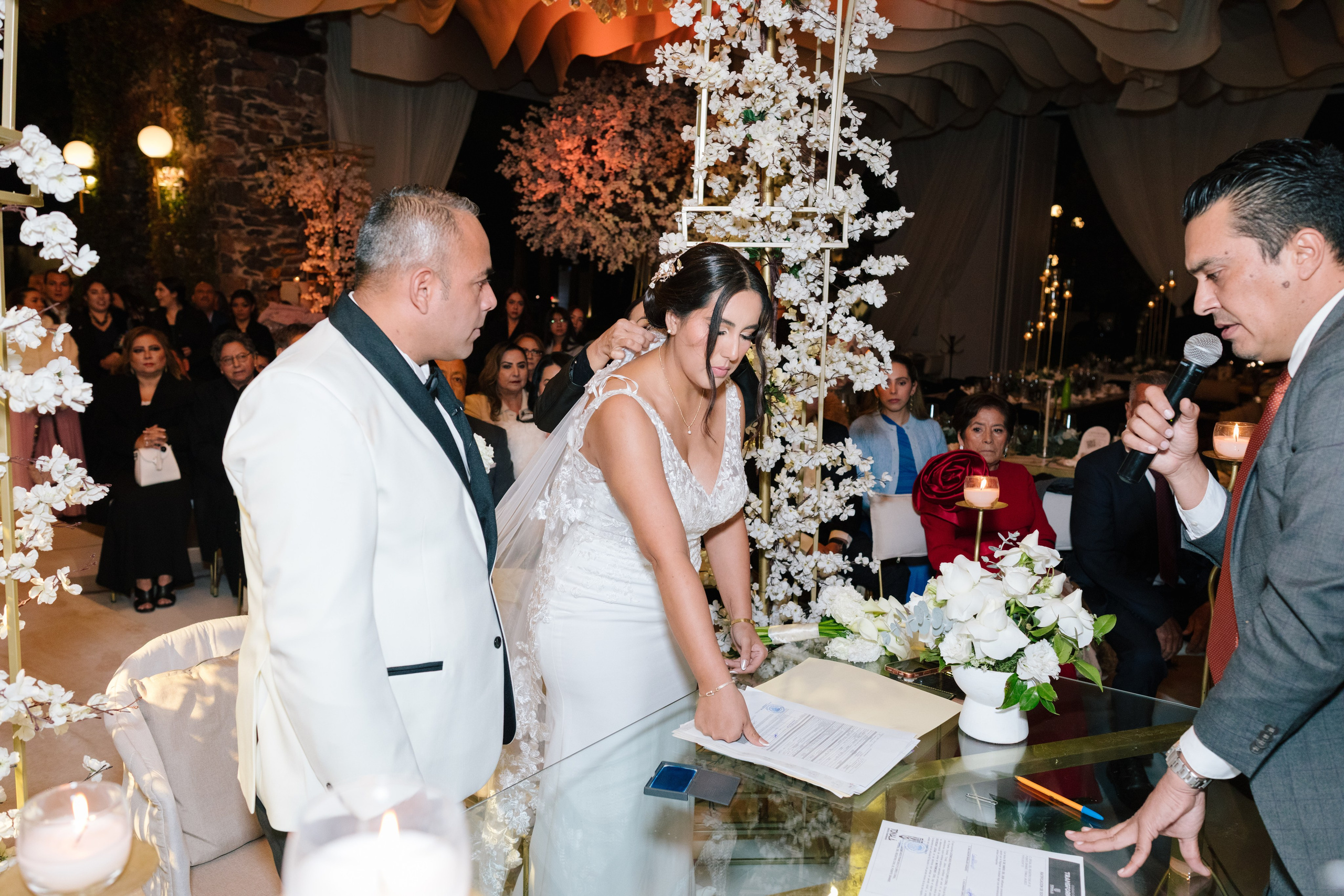 Alejandra y Salvador. Principal