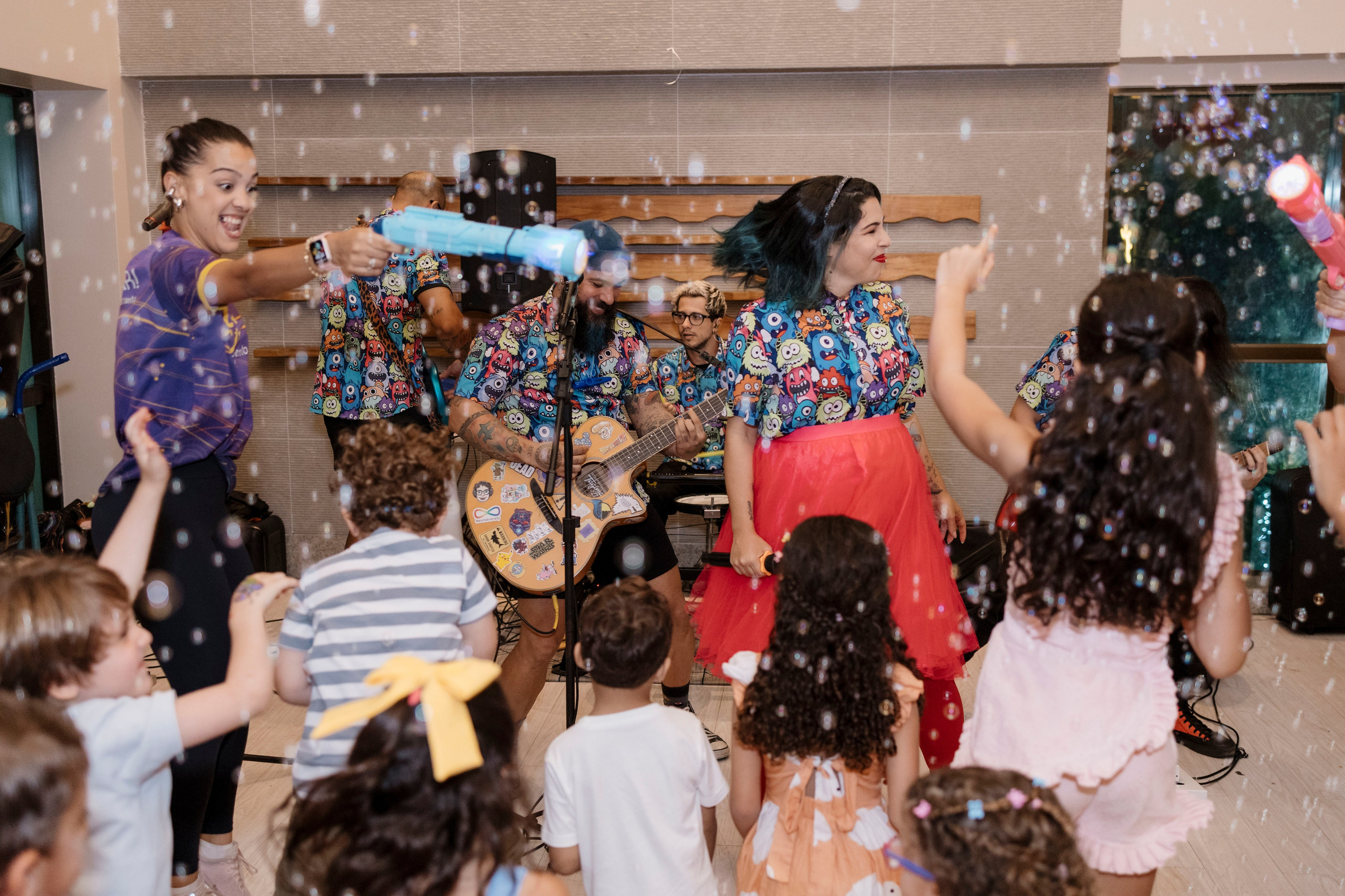 Animação musical da Ludicanto na festa infantil