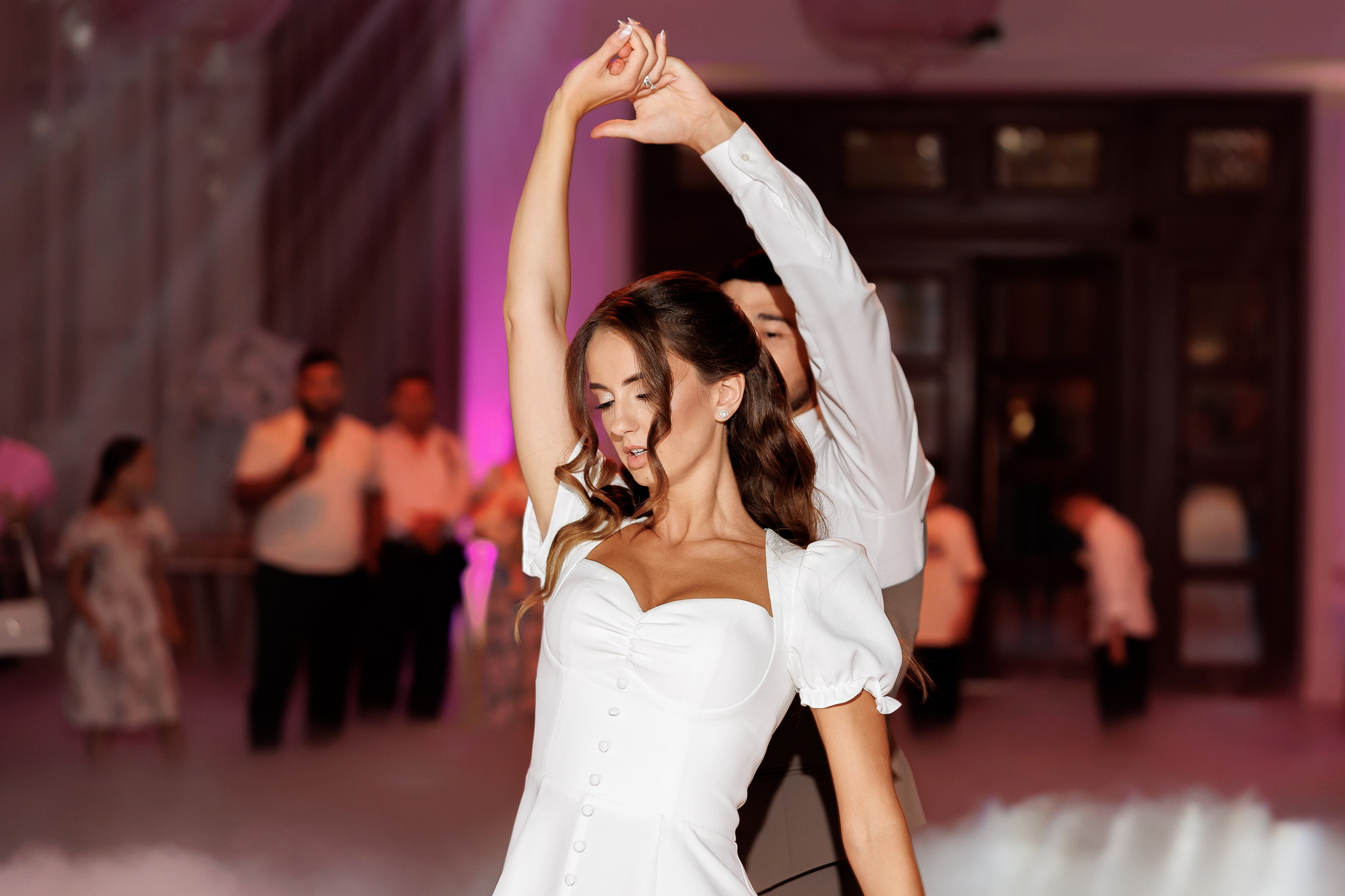 Eugen & Livia — Grand Elysee — Wedding Day. Servicii Foto și Video 067188353