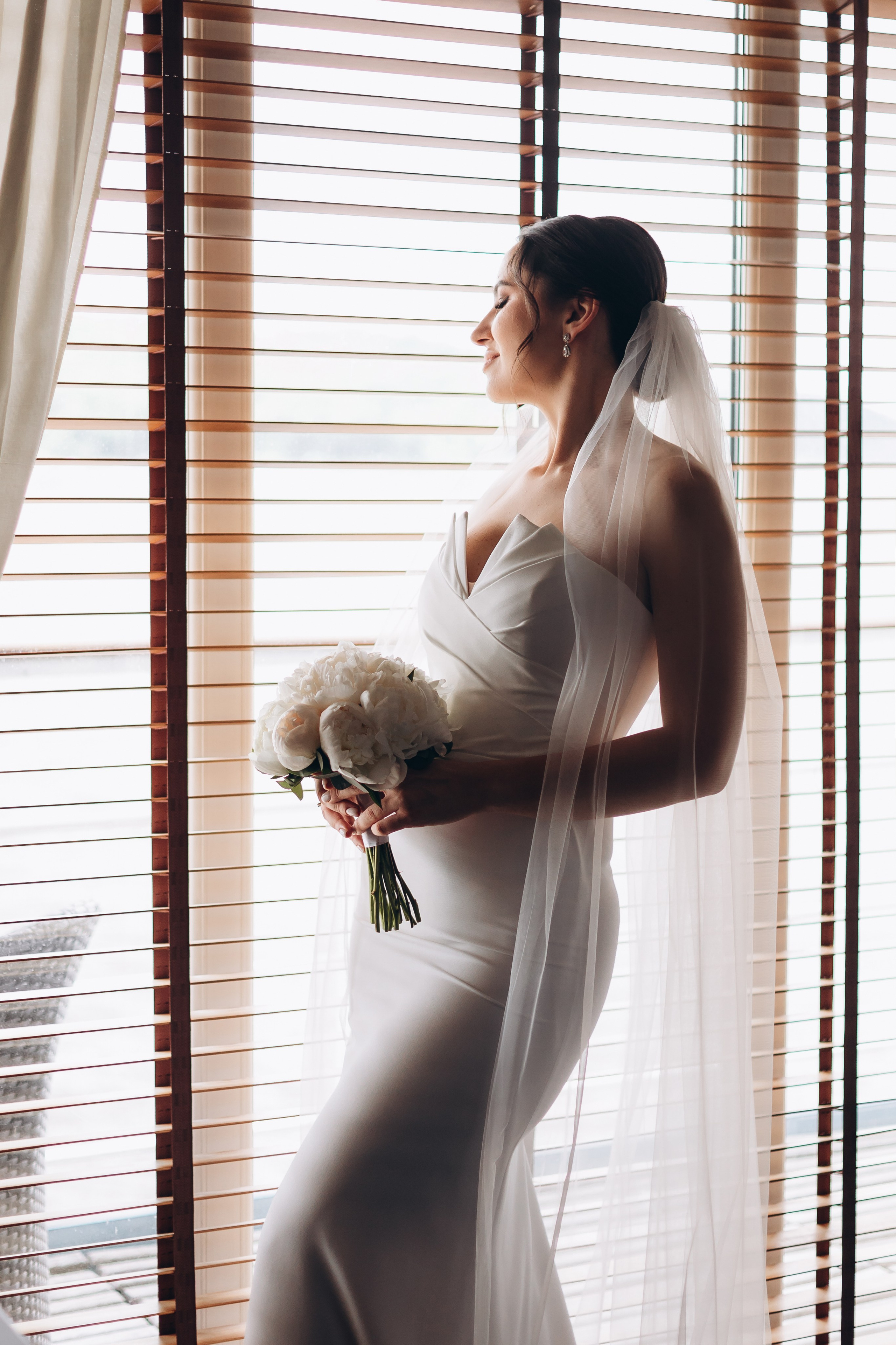 White Wedding. Wedding and Family Photograph