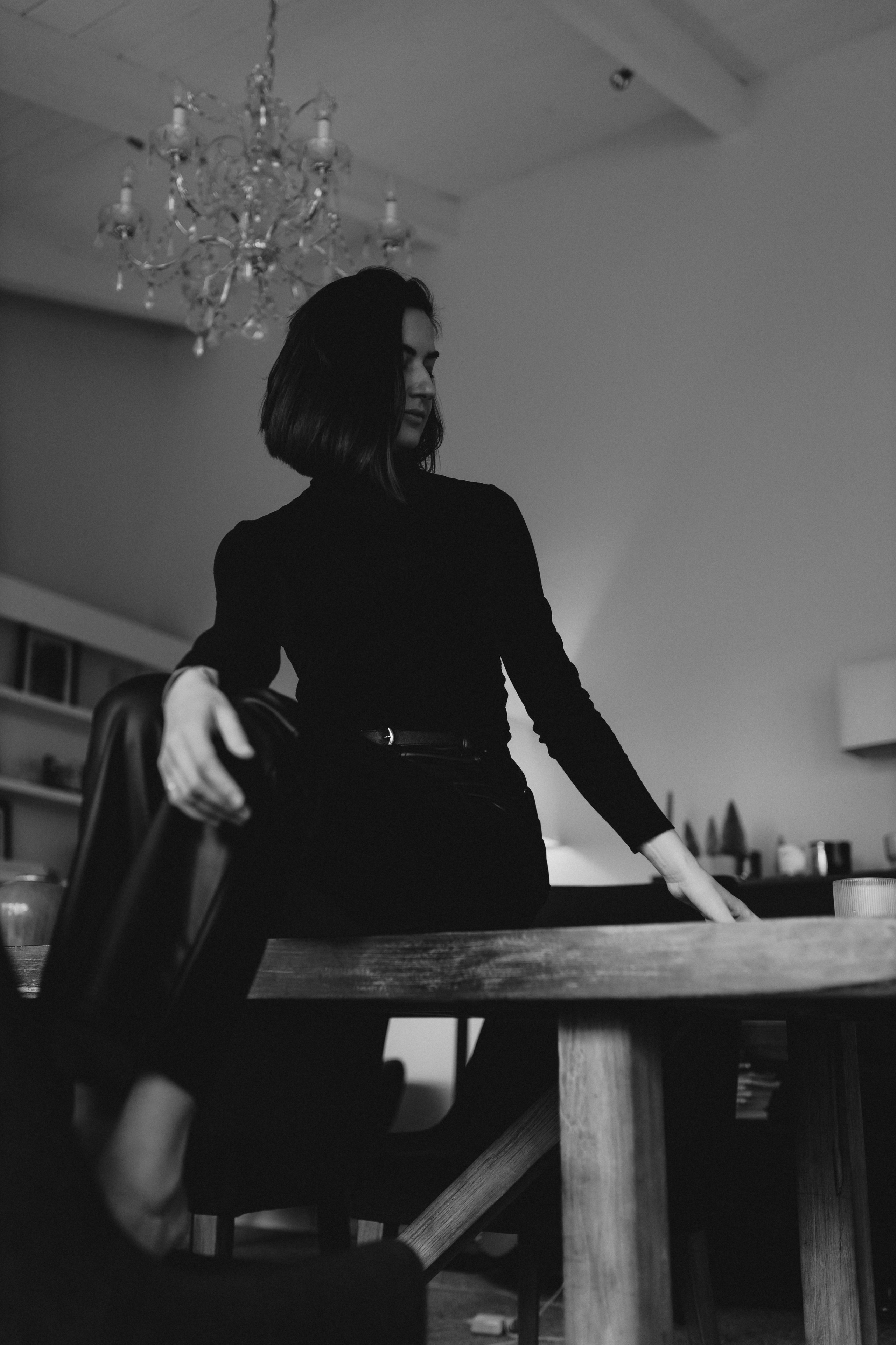 Your minimalistic home portrait may look like. Maternity, newborn photographer in the Bay Area|Iryna Rakivnenko