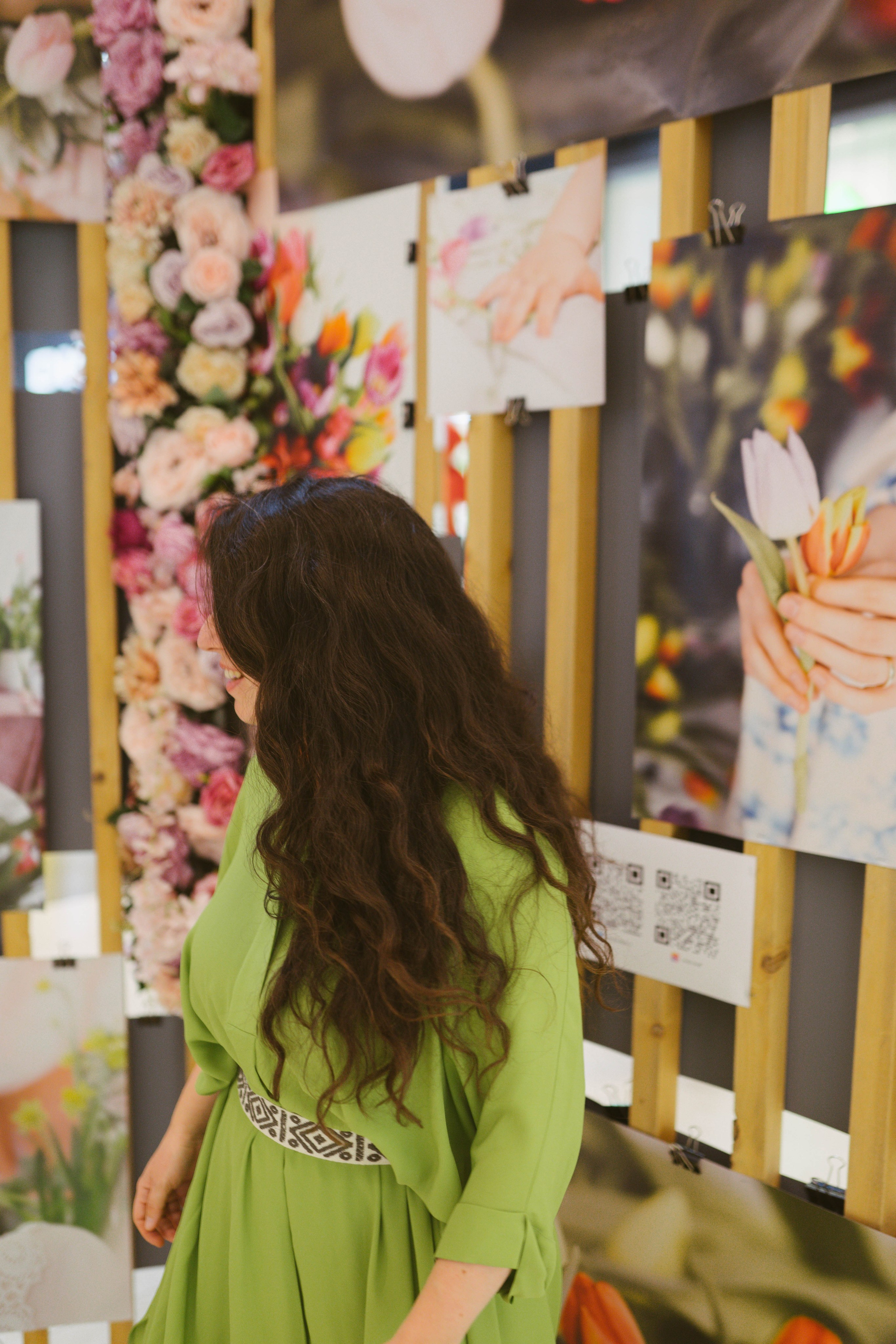 Expozitie Fotografie AFI BRASOVA fi Primăvară: Manifest Vizual despre Viață | Mădălina Beda. Madalina Beda- Artist vizual, fotograf, doula la nastere, consultant babywearing Brasov si in toata tara