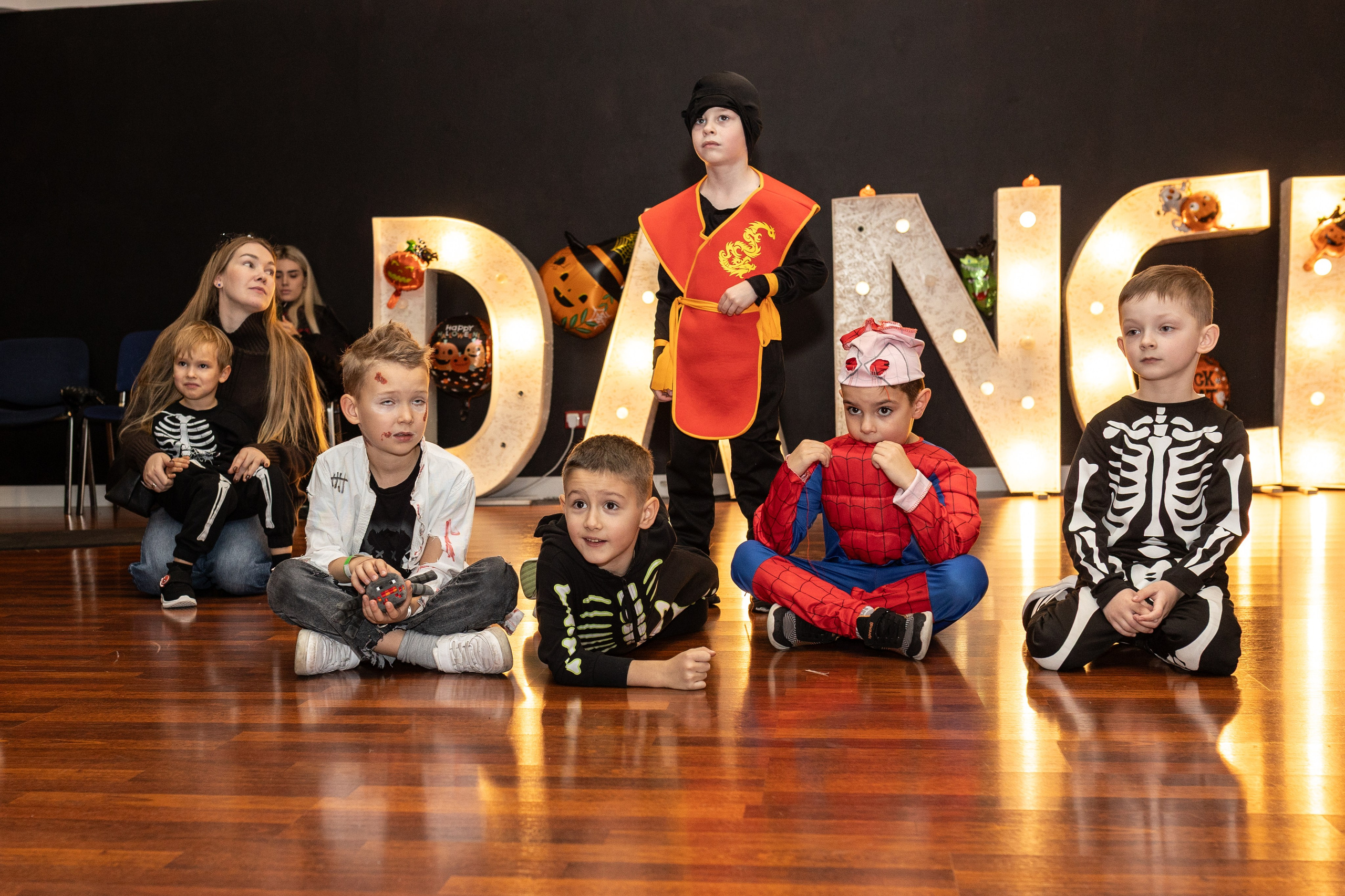 Leo dance studio Helloween 2025. Семейный и детский фотограф в Варшаве Мила Бобровская