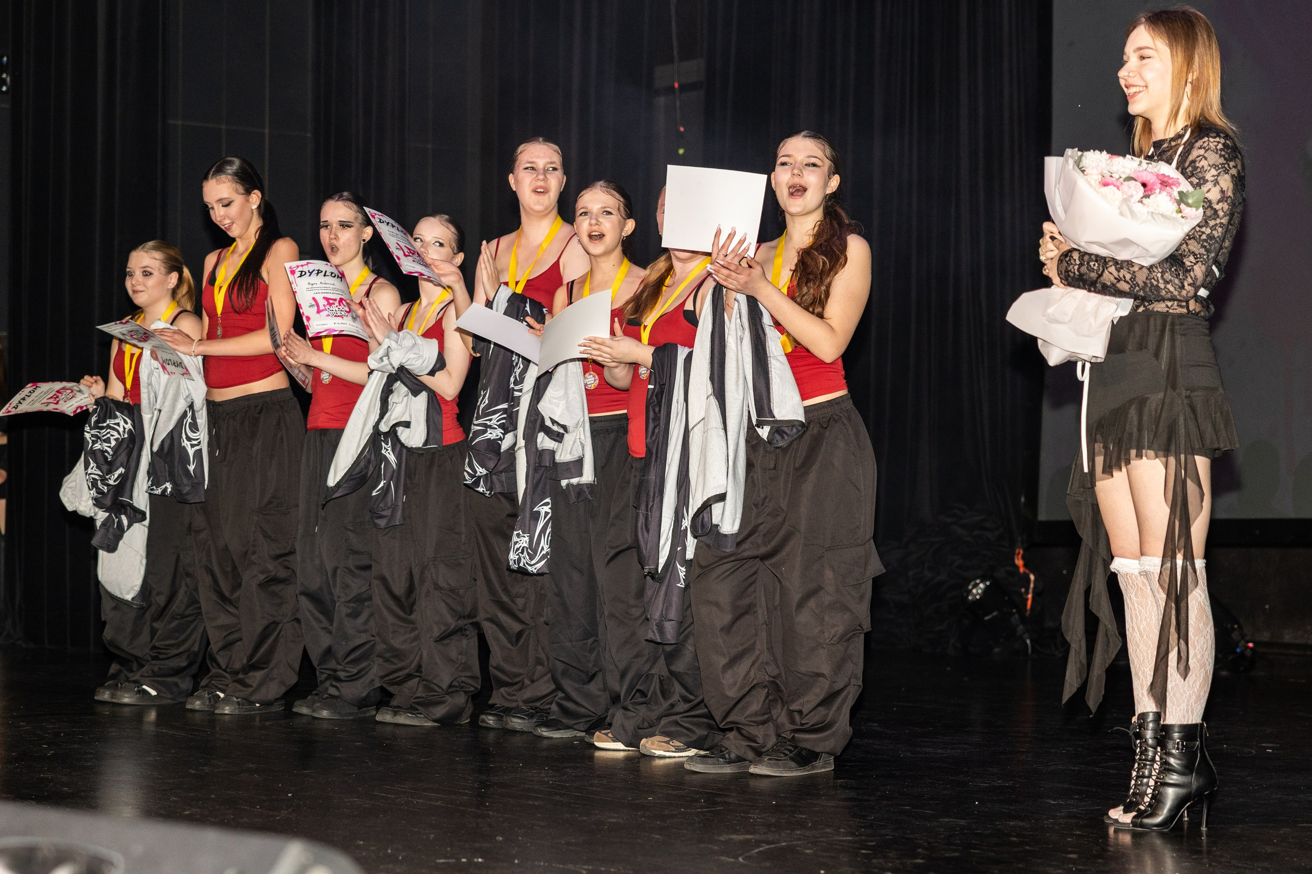 LEO DANCE SHOW WINTER 2025. Семейный и детский фотограф в Варшаве Мила Бобровская