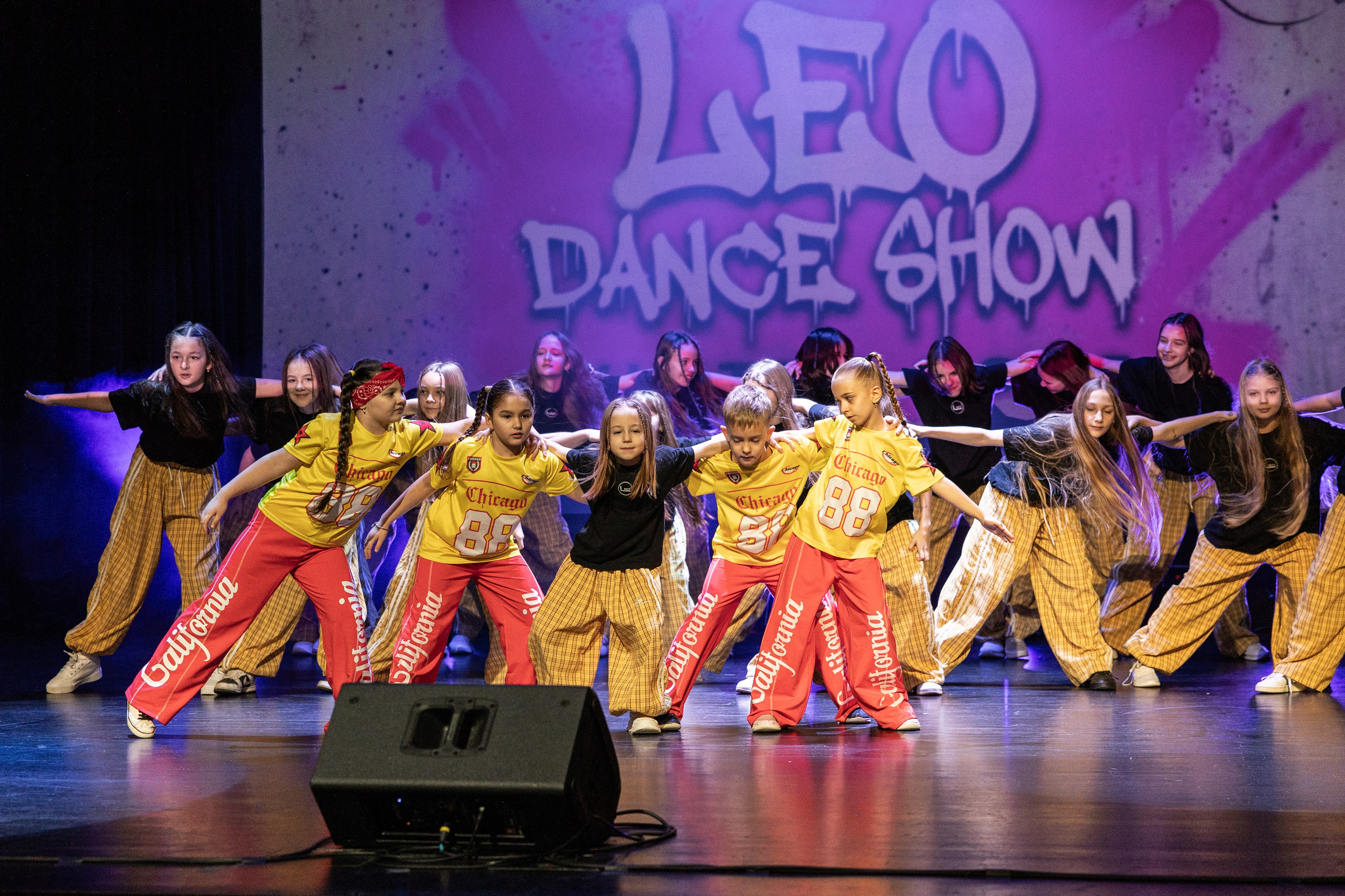 LEO DANCE SHOW WINTER 2025. Семейный и детский фотограф в Варшаве Мила Бобровская