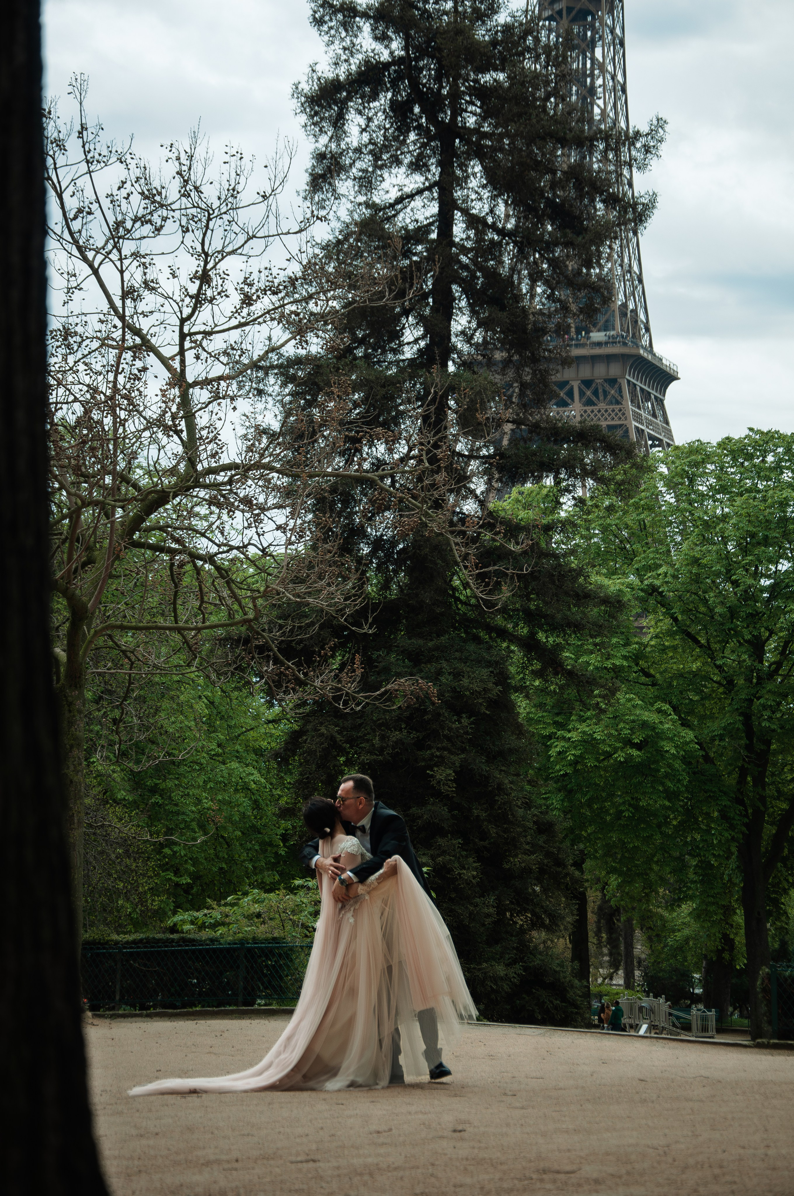 Wedding anniversary photoshoot. Paris photographer — Polina Osipova
