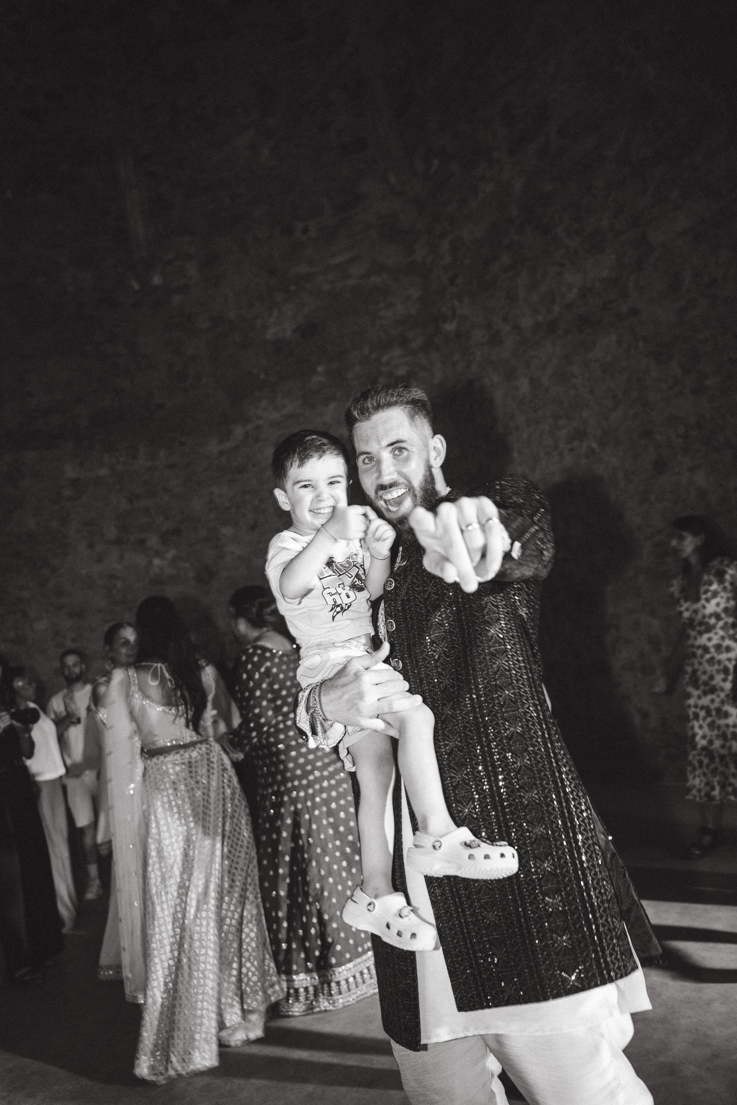 Patrik & Naomi. Monestir Sant Salvi. Paola wedding photographer / videographer in Barcelona