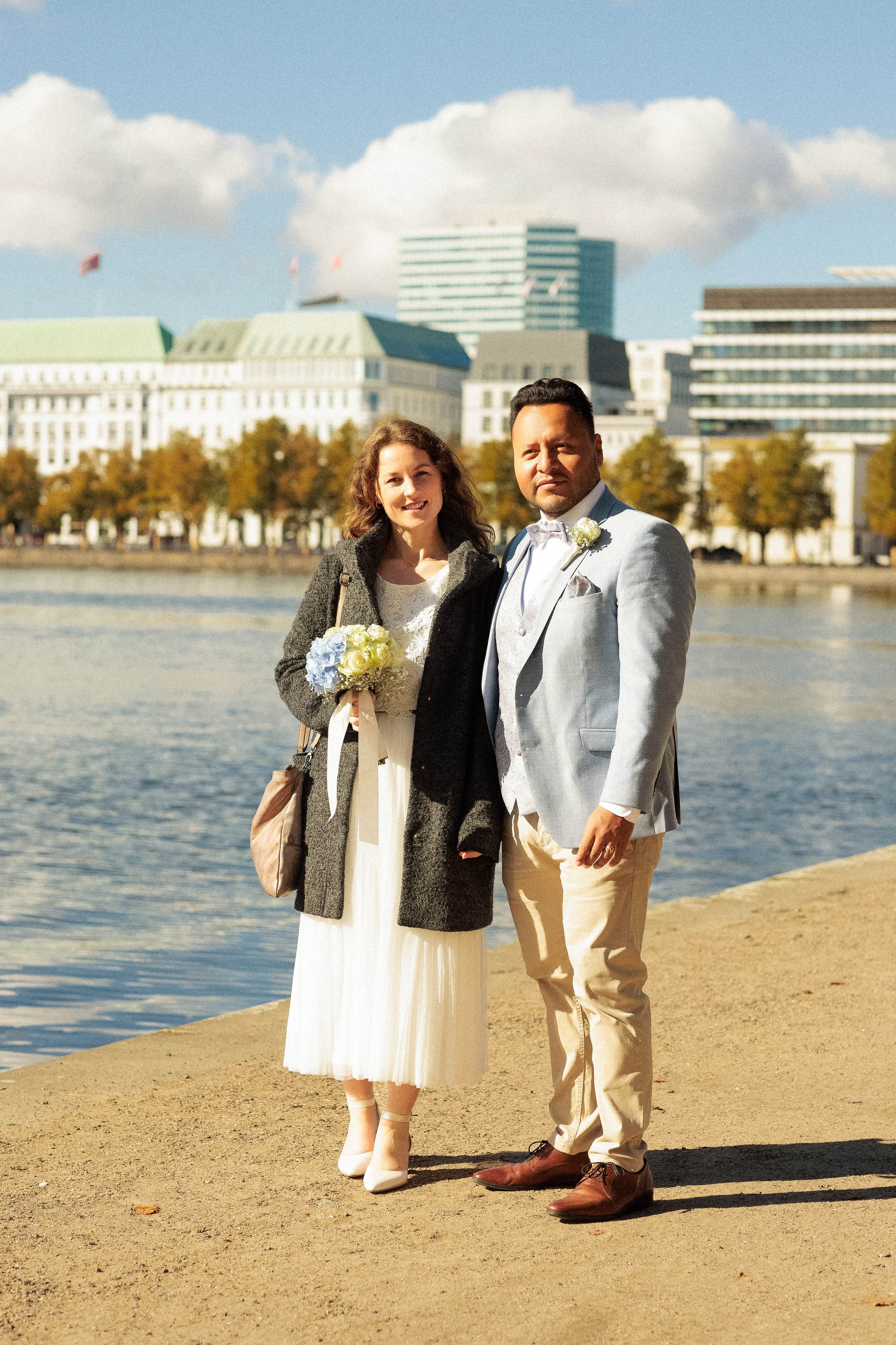 Traumhochzeit im Bobby Reich | Moderne Liebe am Hamburger Alsterufer. Hochzeitsfotograf und Hochzeitsvideograf aus Hamburg | Roka21Film