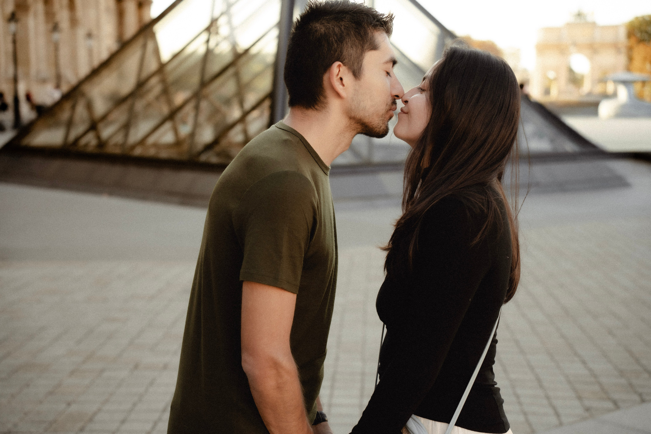 Love on Streets of Paris. Everwarm Photo and Video Studio