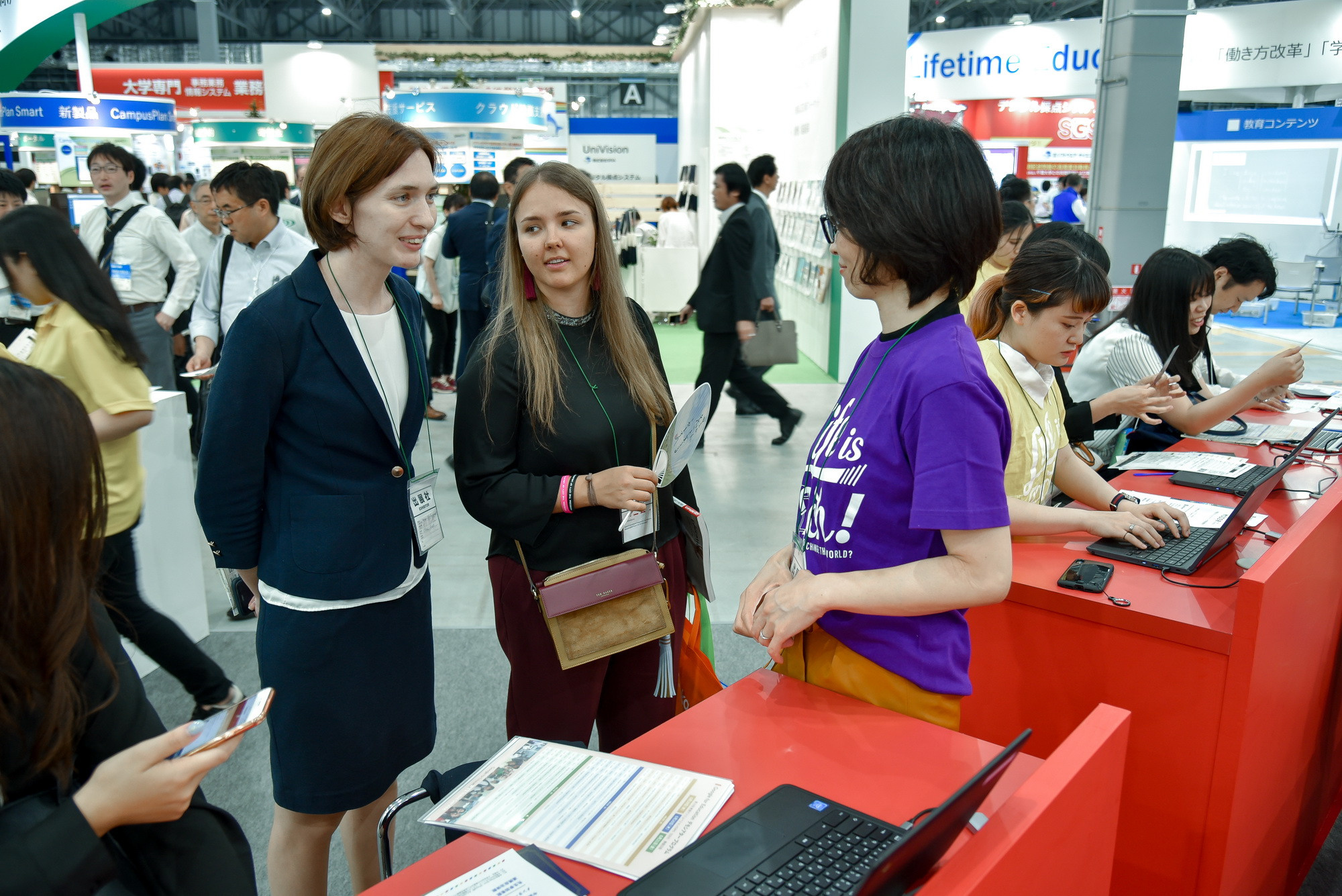 Reportage. Photographer in Tokyo, Japan