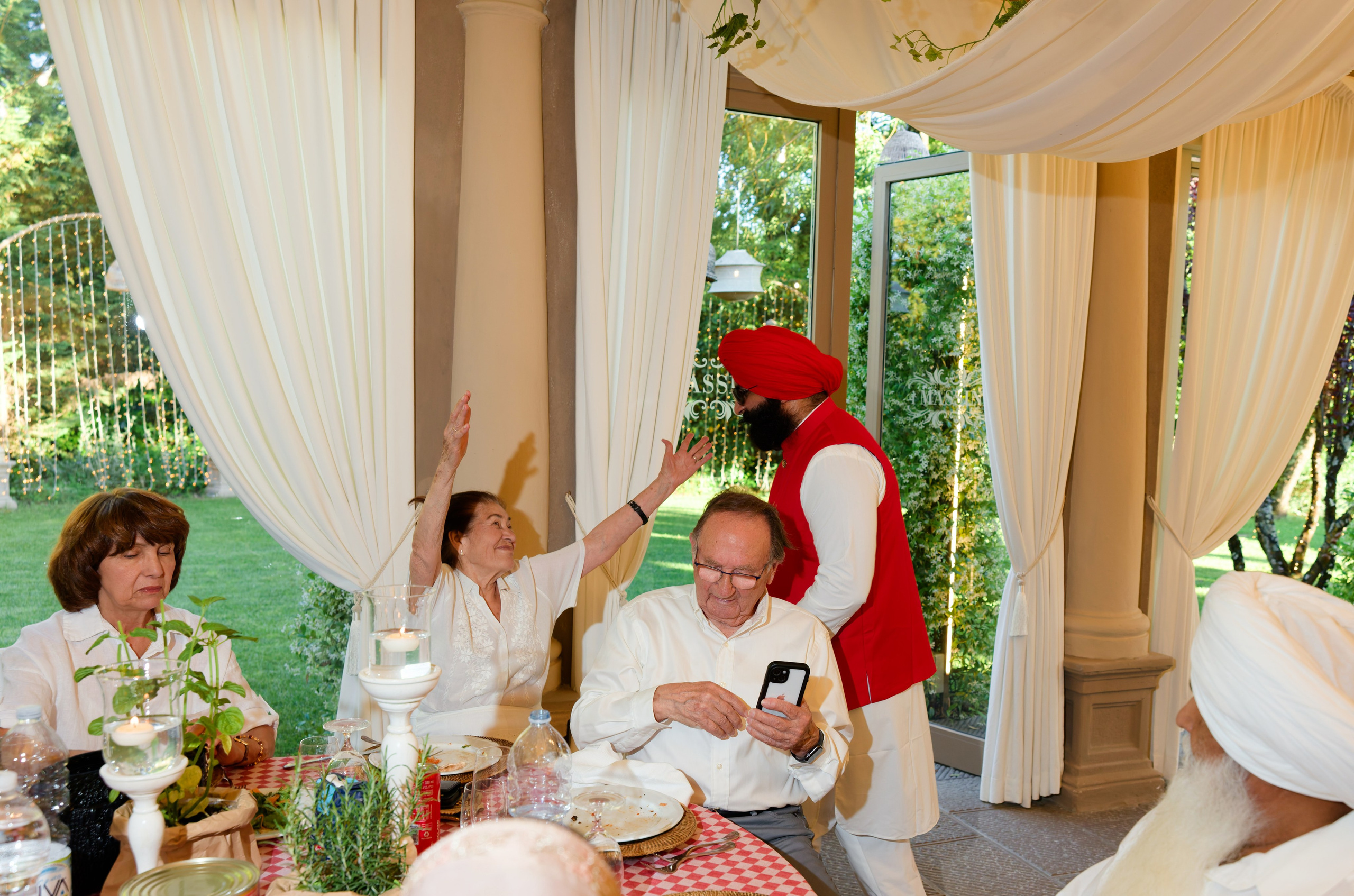 Pizza Party at Tenuta Massini, Florence, Italy. Destination Wedding Photographer — Nikita Burtsev