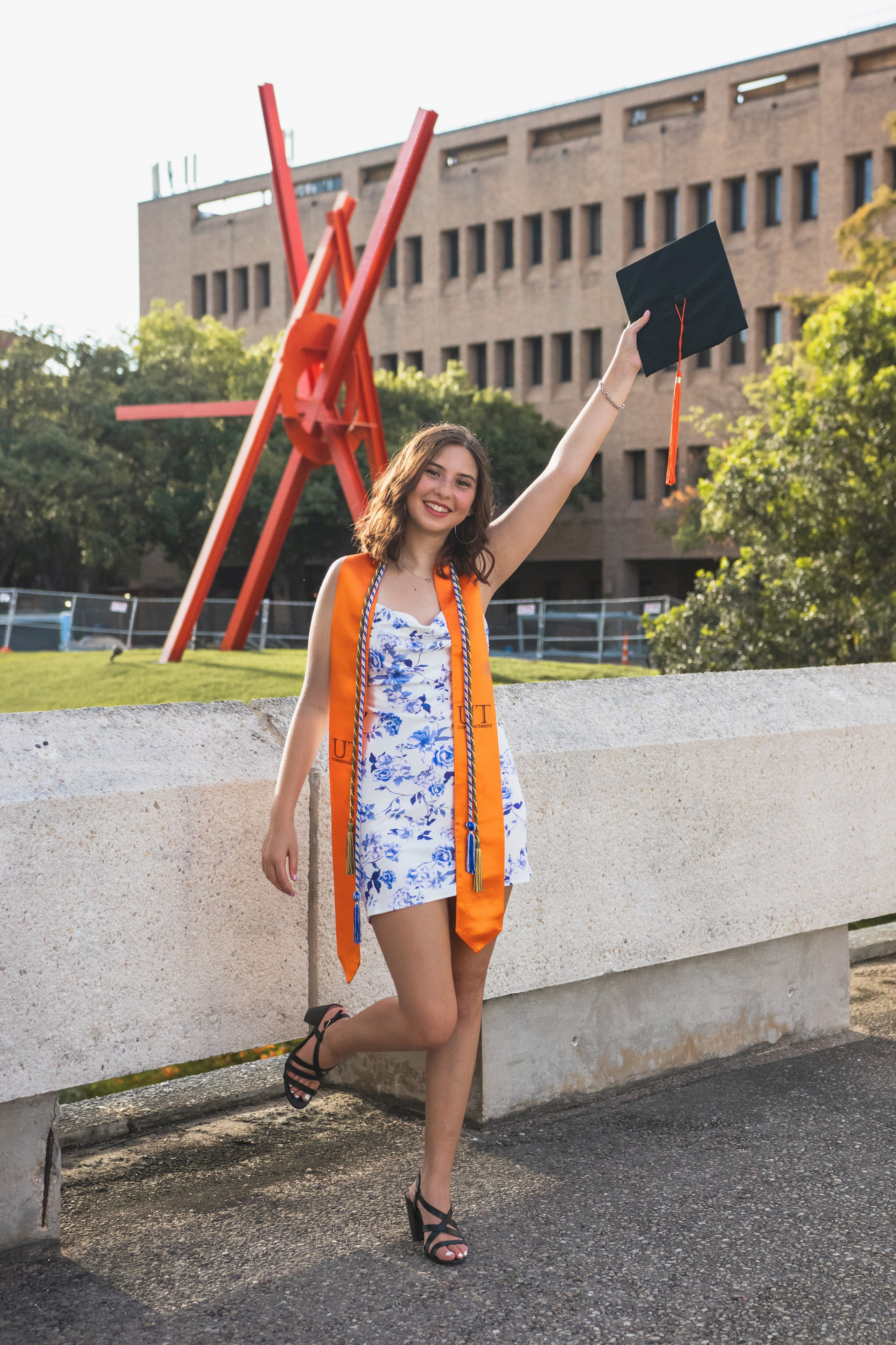 Group senior photoshoot at the University of Texas Austin